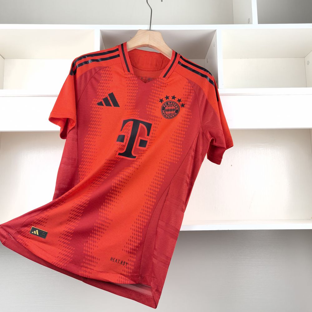 Camisola Principal Bayern Munique 24/25 - Versão jogador 3