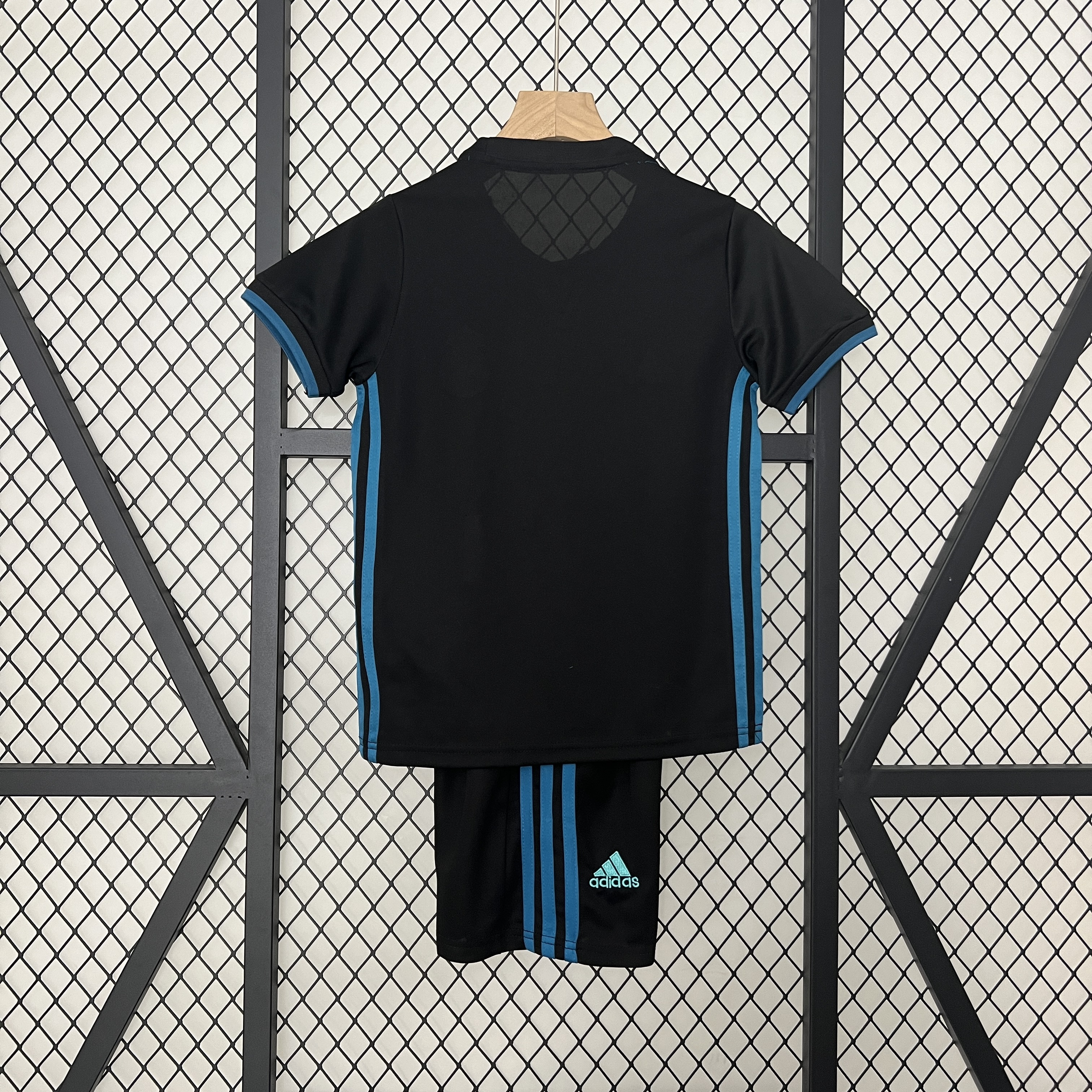 Kit Criança Real Madrid alternativo 2017/2018 3