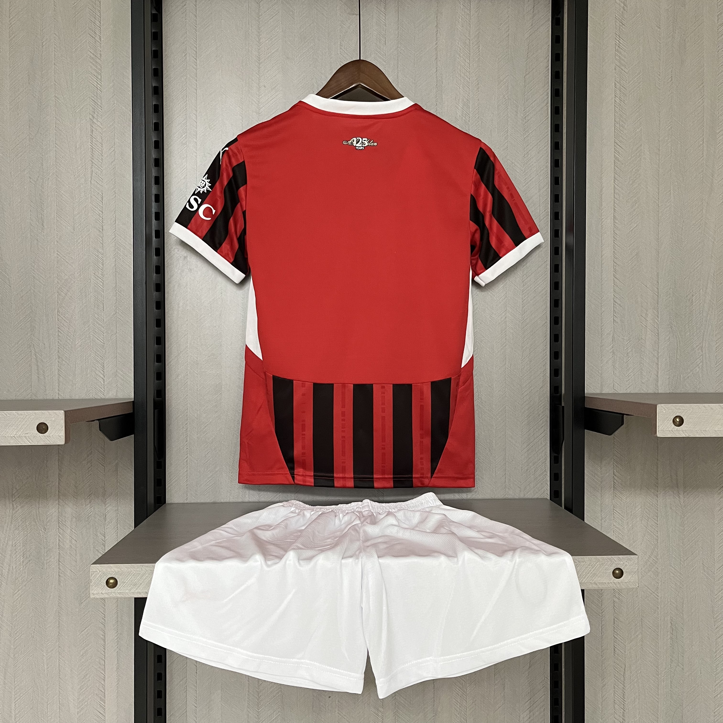 Kit Criança AC Milan principal 24/25 3