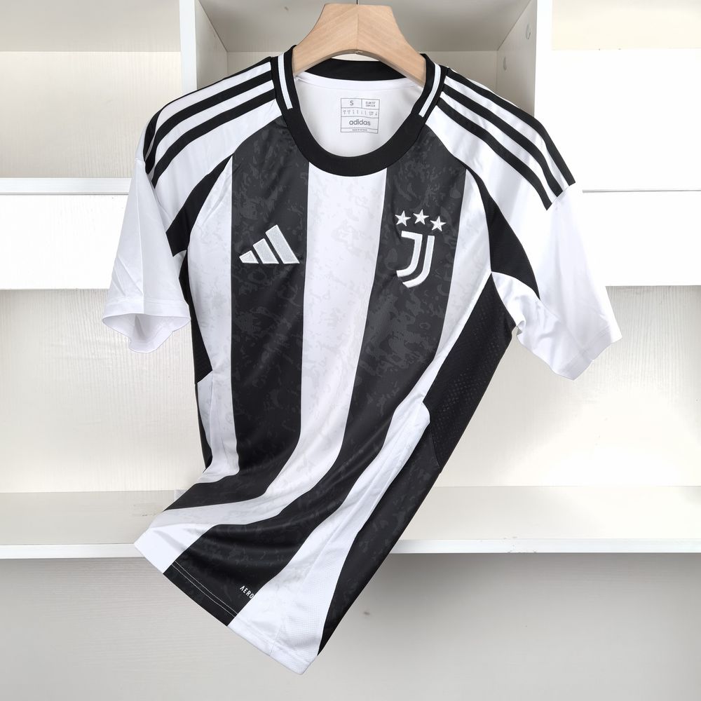 Camisola principal Juventus 24/25 - Versão adepto 1