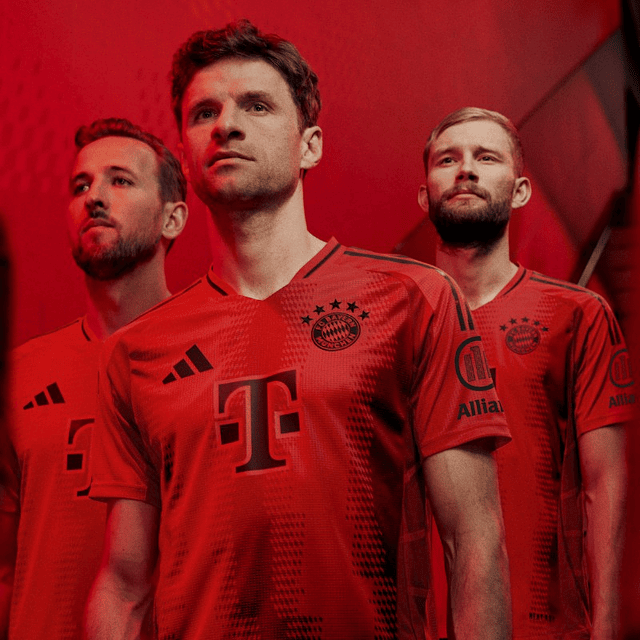 Camisola Principal Bayern Munique 24/25 - Manga comprida - Versão jogador