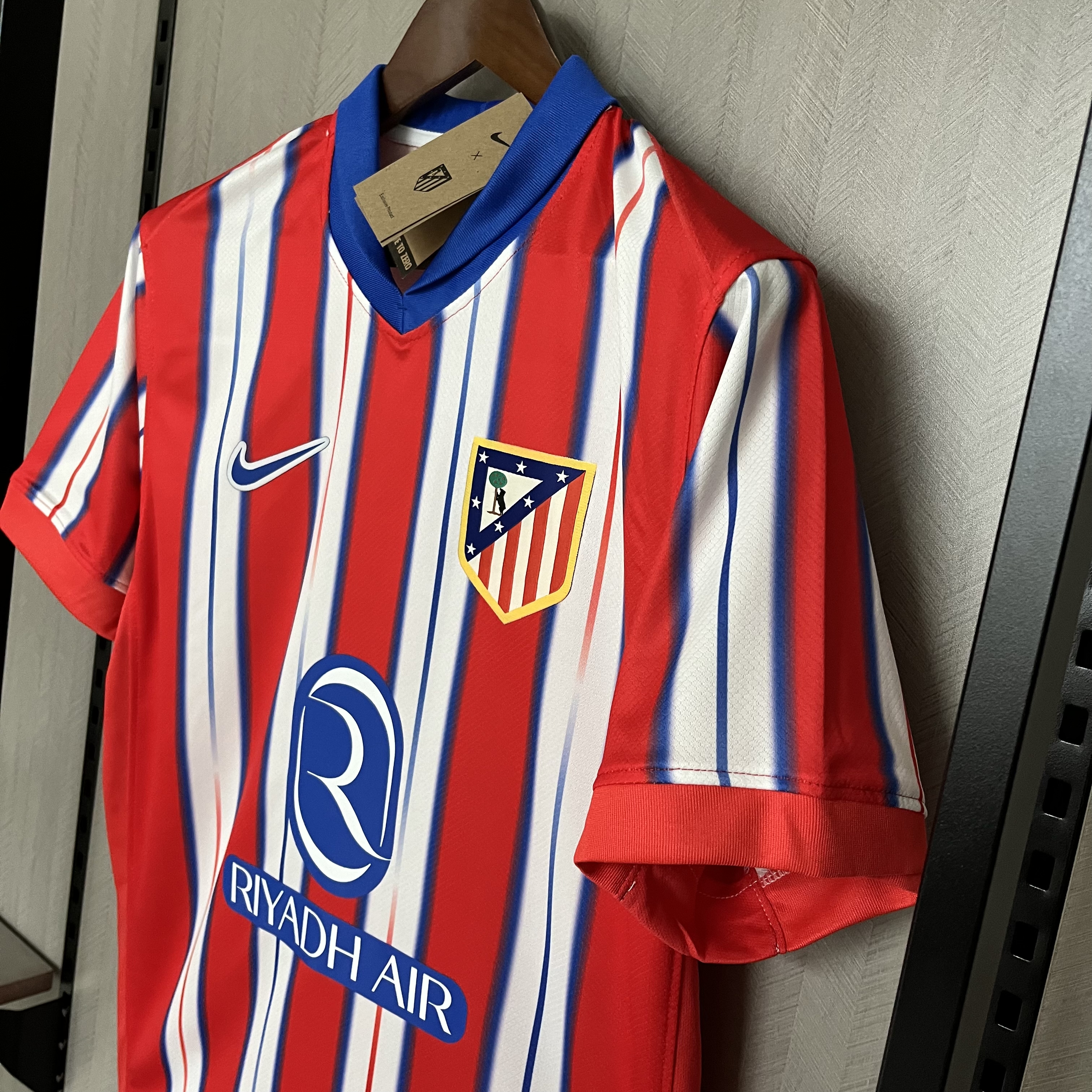 Camisola principal Atlético de Madrid 24/25 Versão adepto 8