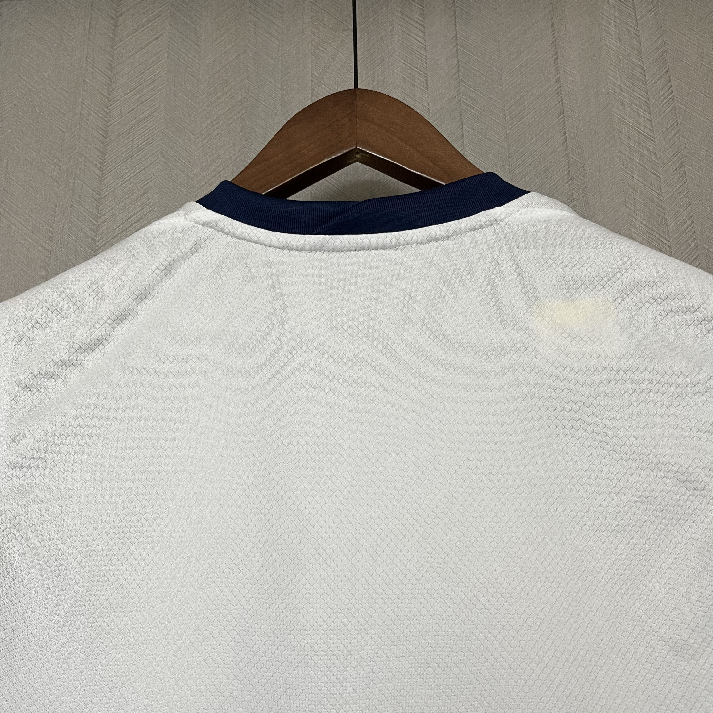 Kit Criança Tottenham principal 24/25 7