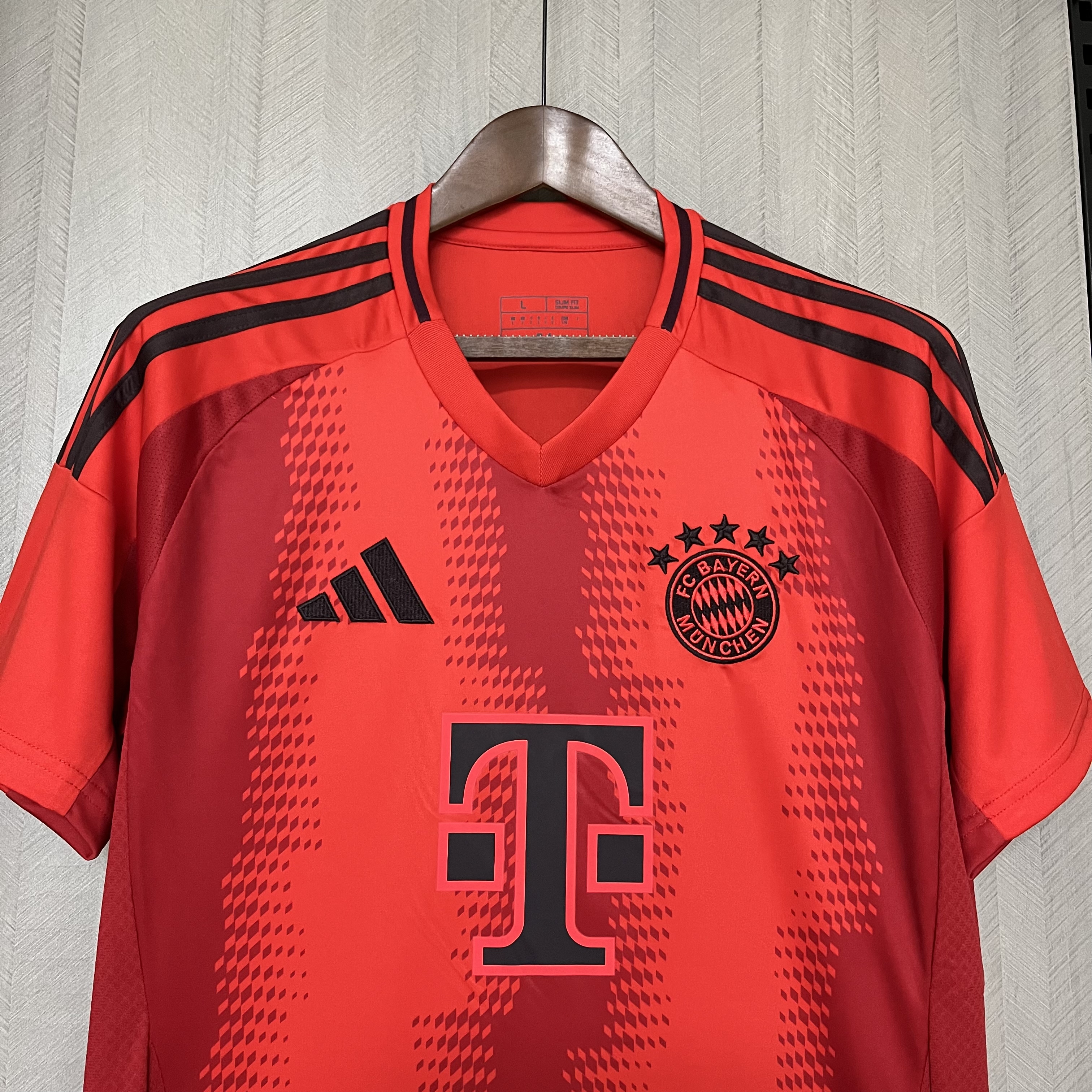 Camisola Principal Bayern Munique 24/25 - Versão adepto 6