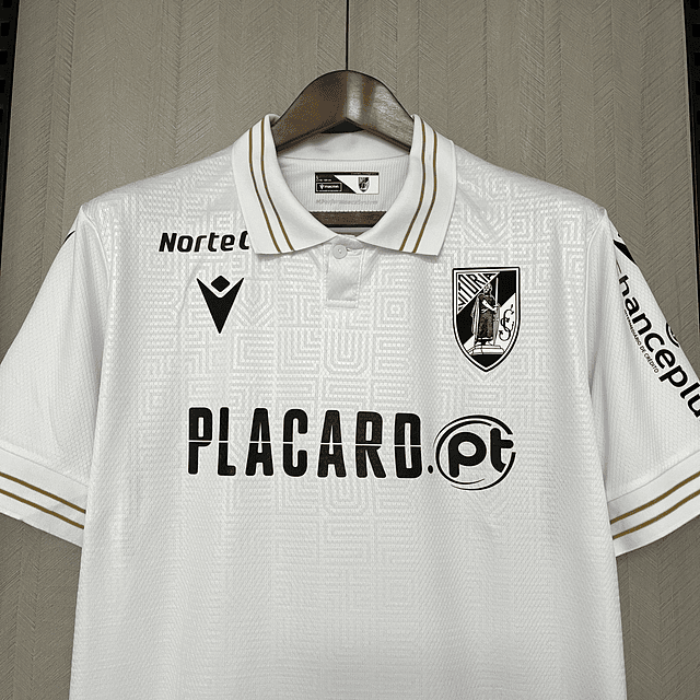 Camisola principal Vitória Guimarães 24/25  - Versão adepto