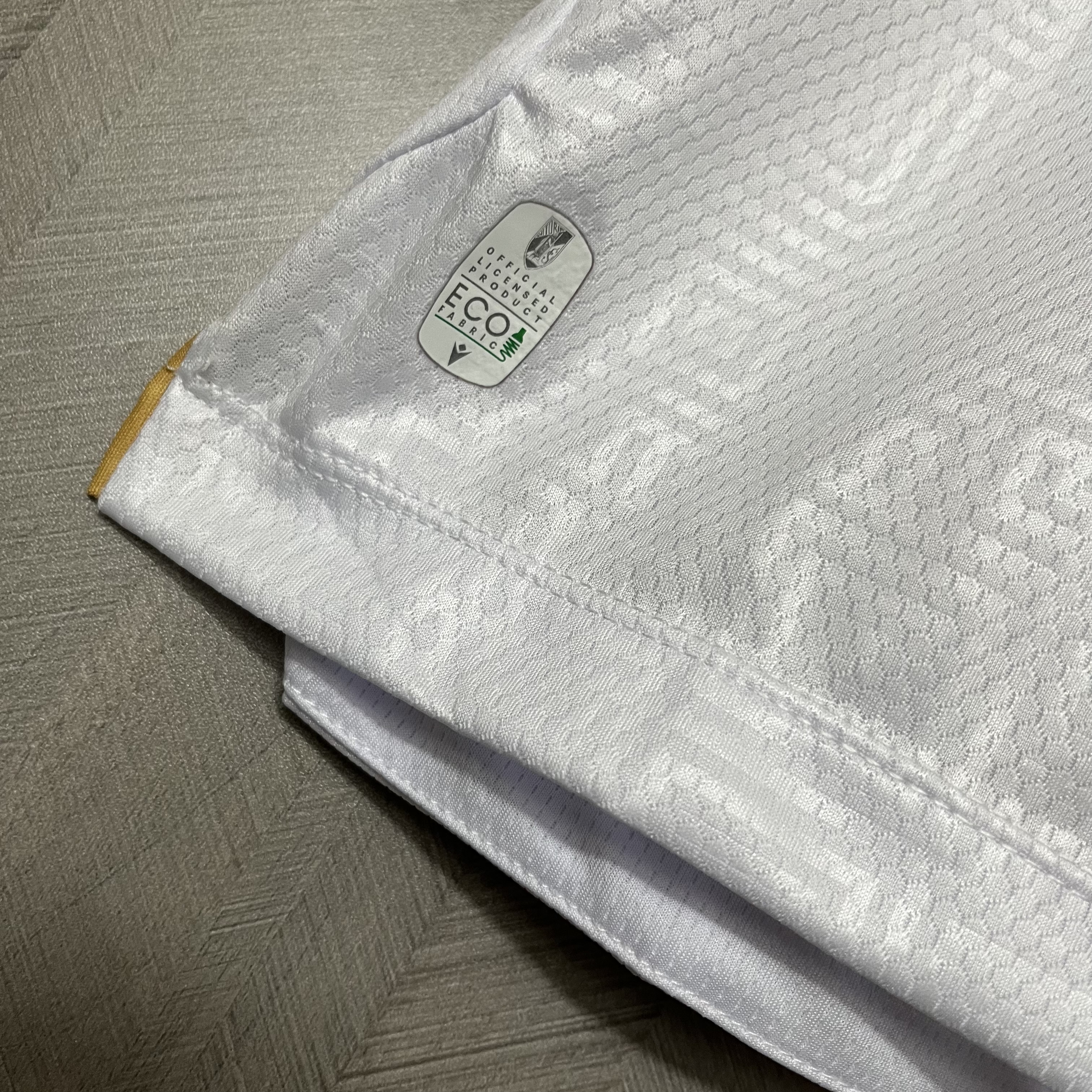 Camisola principal Vitória Guimarães 24/25  - Versão adepto 11