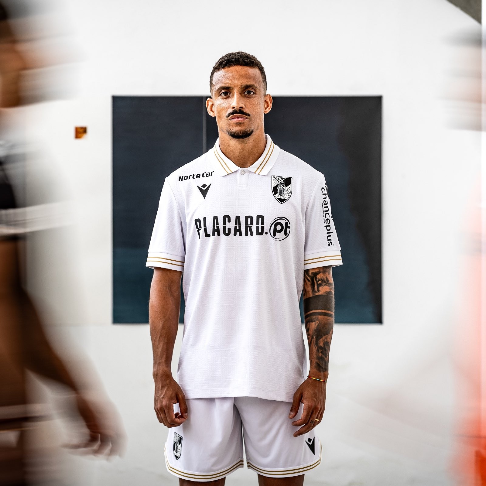 Camisola principal Vitória Guimarães 24/25  - Versão adepto 2