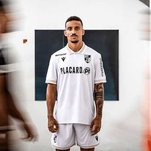Camisola principal Vitória Guimarães 24/25  - Versão adepto