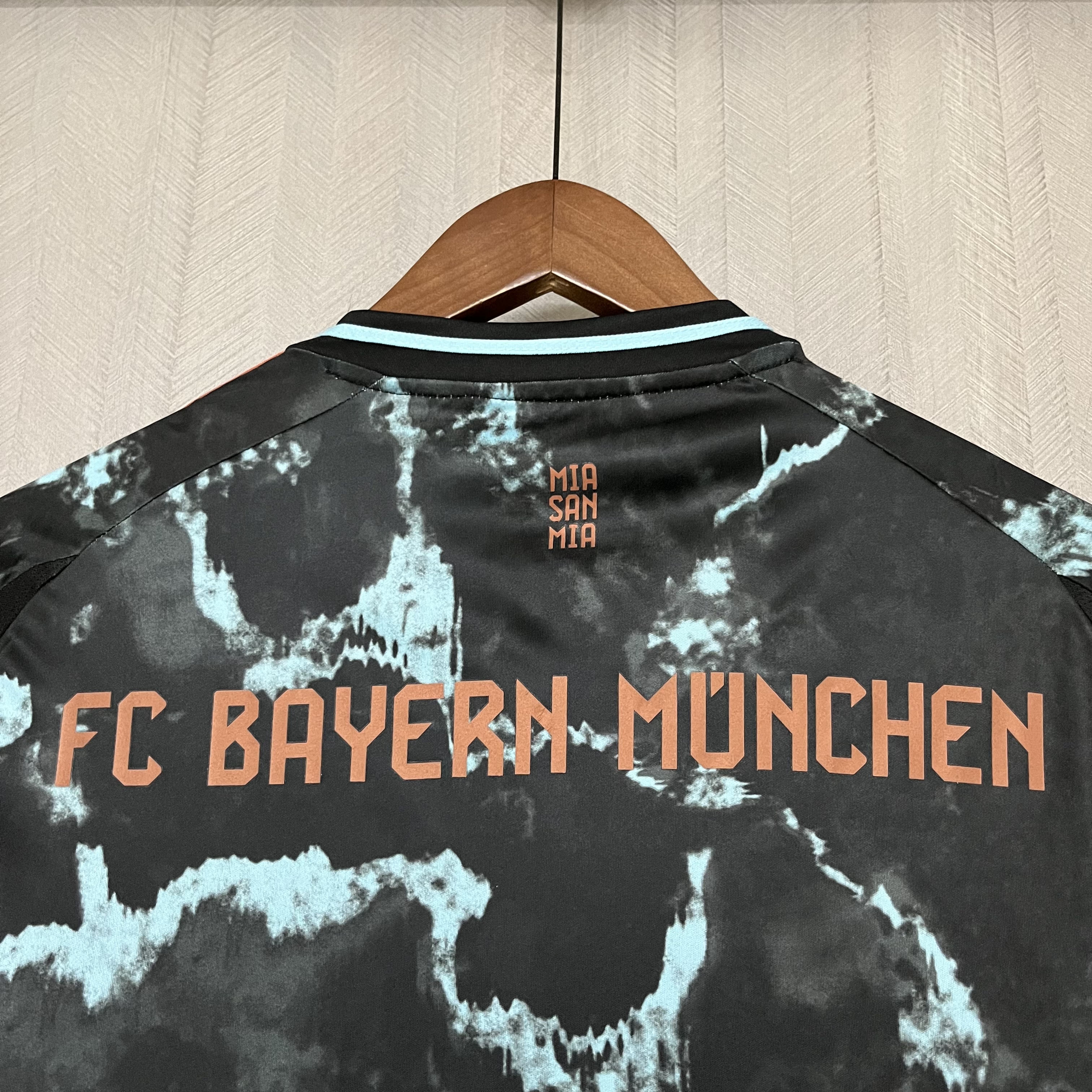 Camisola alternativa Bayern Munique 24/25 - Versão adepto 7