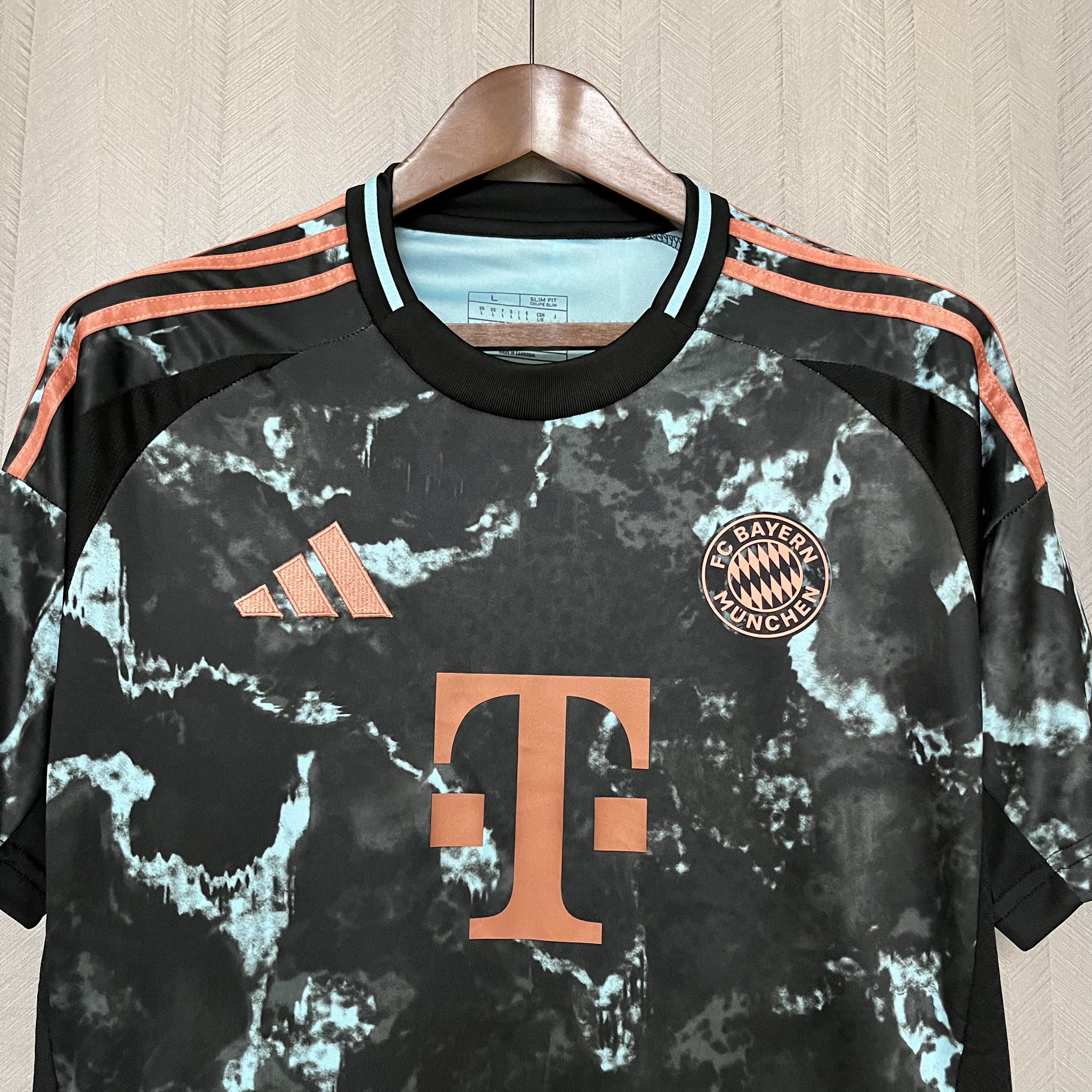 Camisola alternativa Bayern Munique 24/25 - Versão adepto 6
