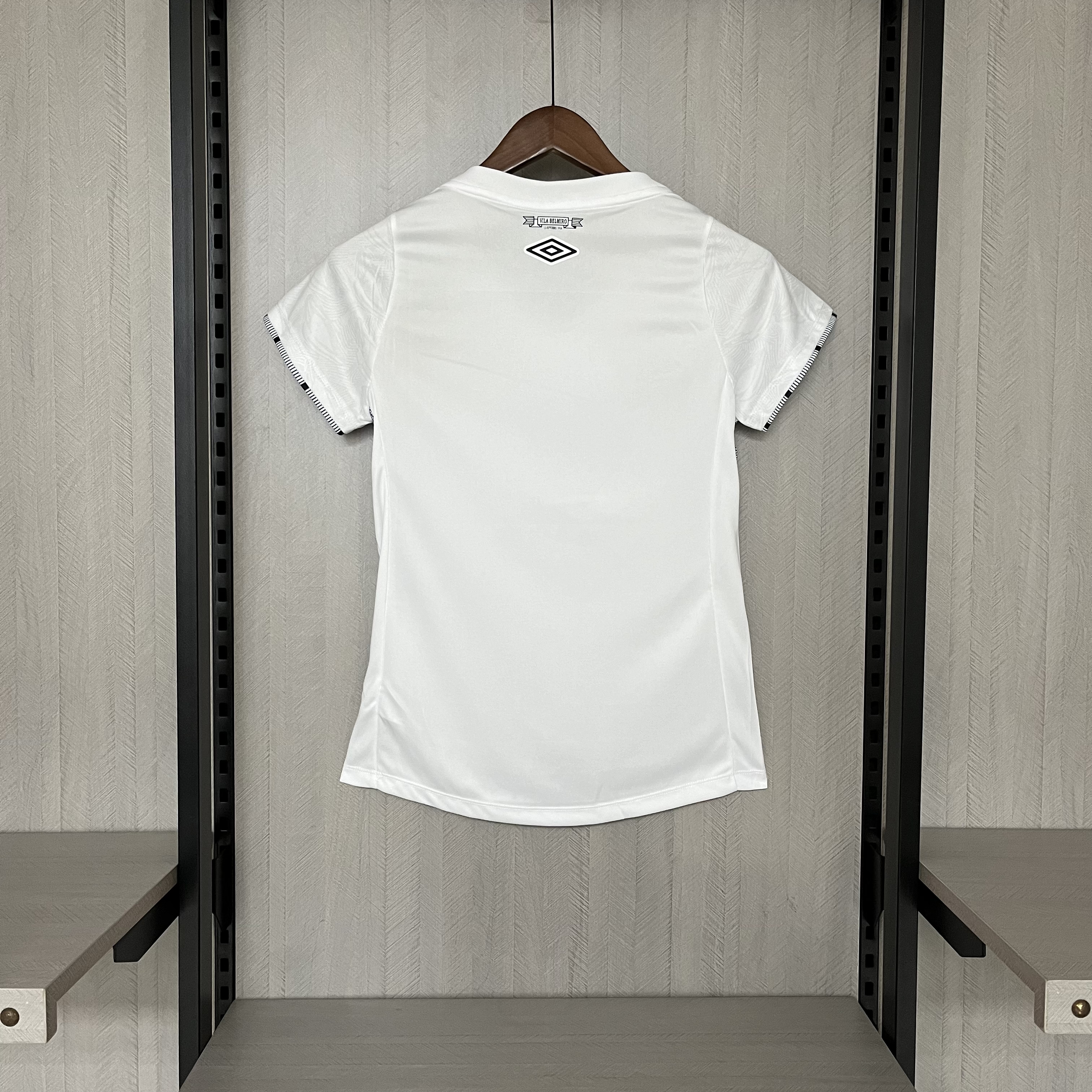 Camisola principal Santos 24/25 versão feminina  2