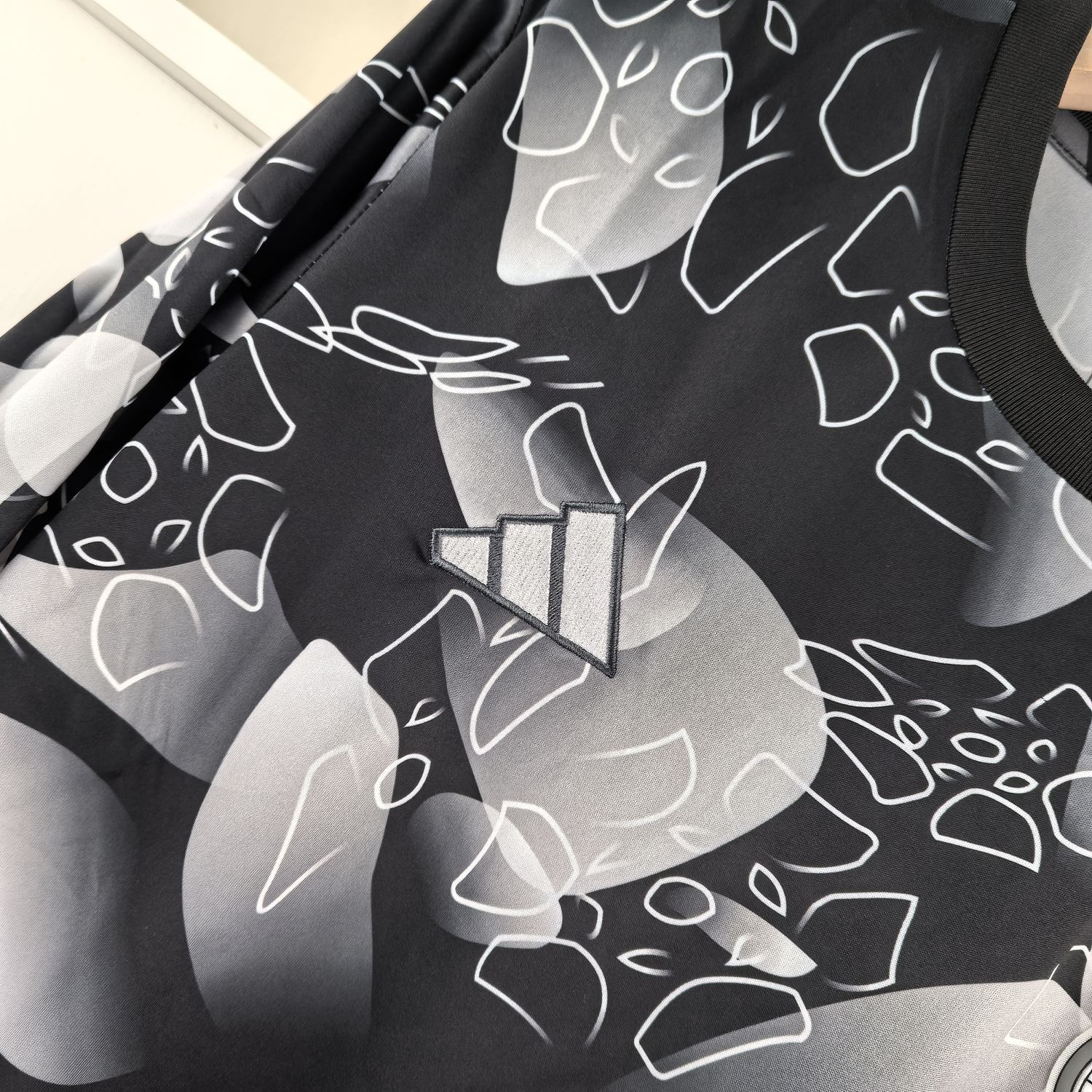 Camisola pré-jogo SL Benfica 24/25 - Versão adepto 5