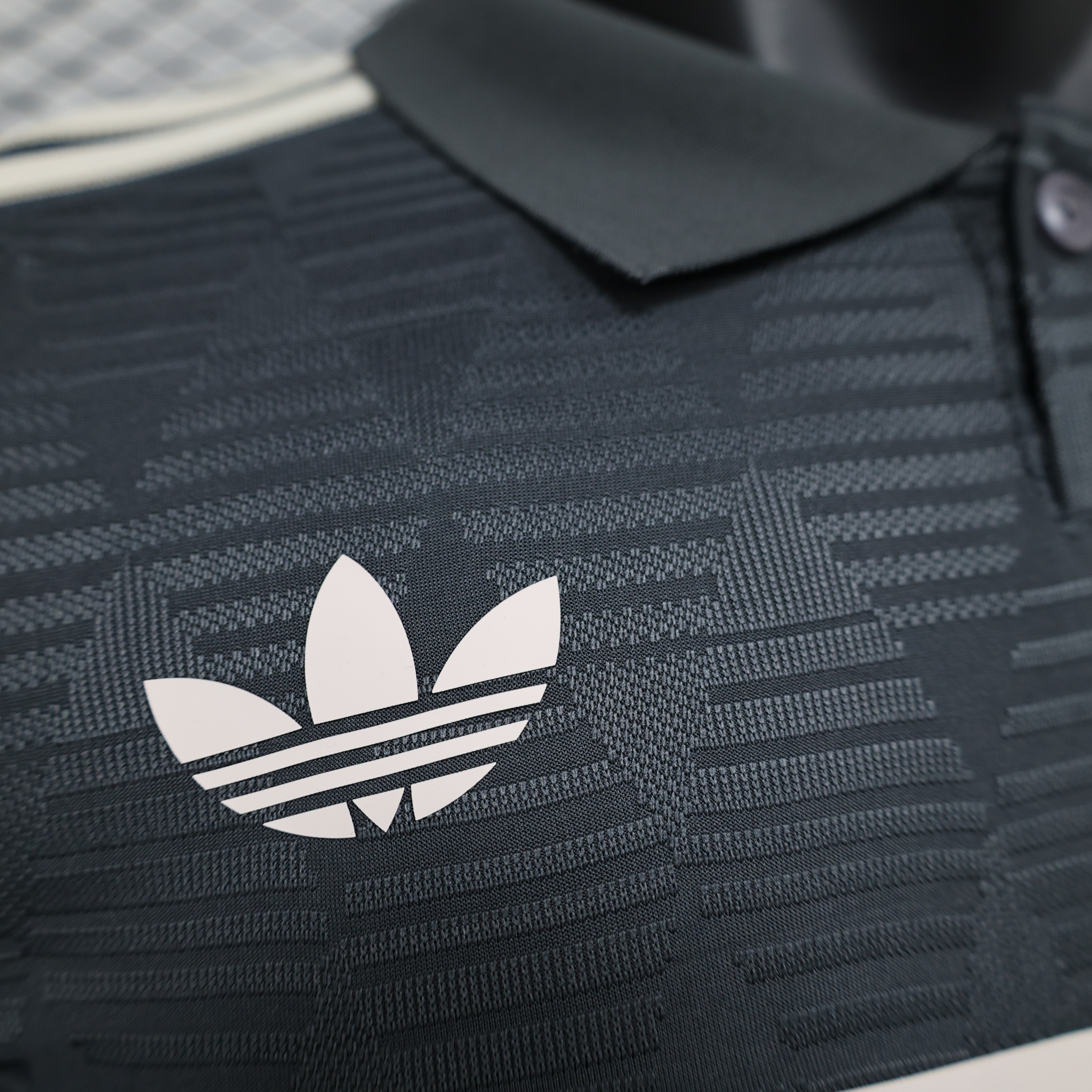 Camisola Oktoberfest Bayern Munique 24/25 - Versão jogador 5