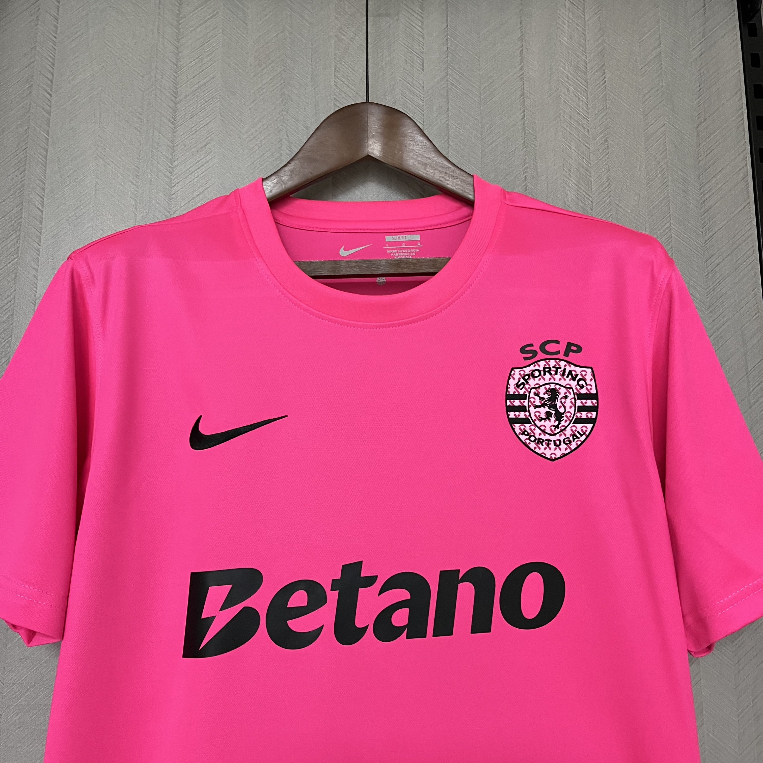 Camisola Sporting CP Pink October 24/25  - Versão adepto 6