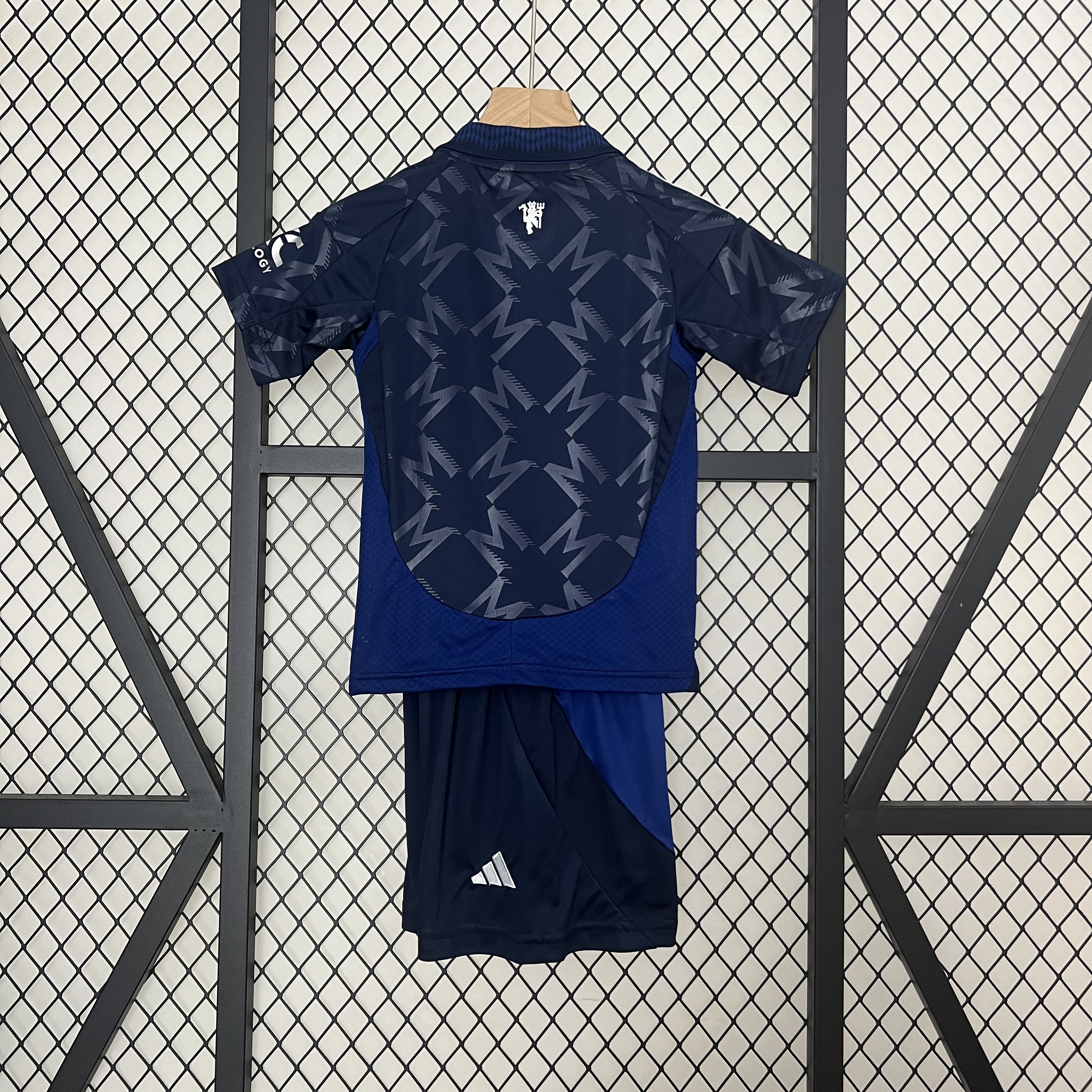 Kit Criança Man Utd alternativo 24/25 3