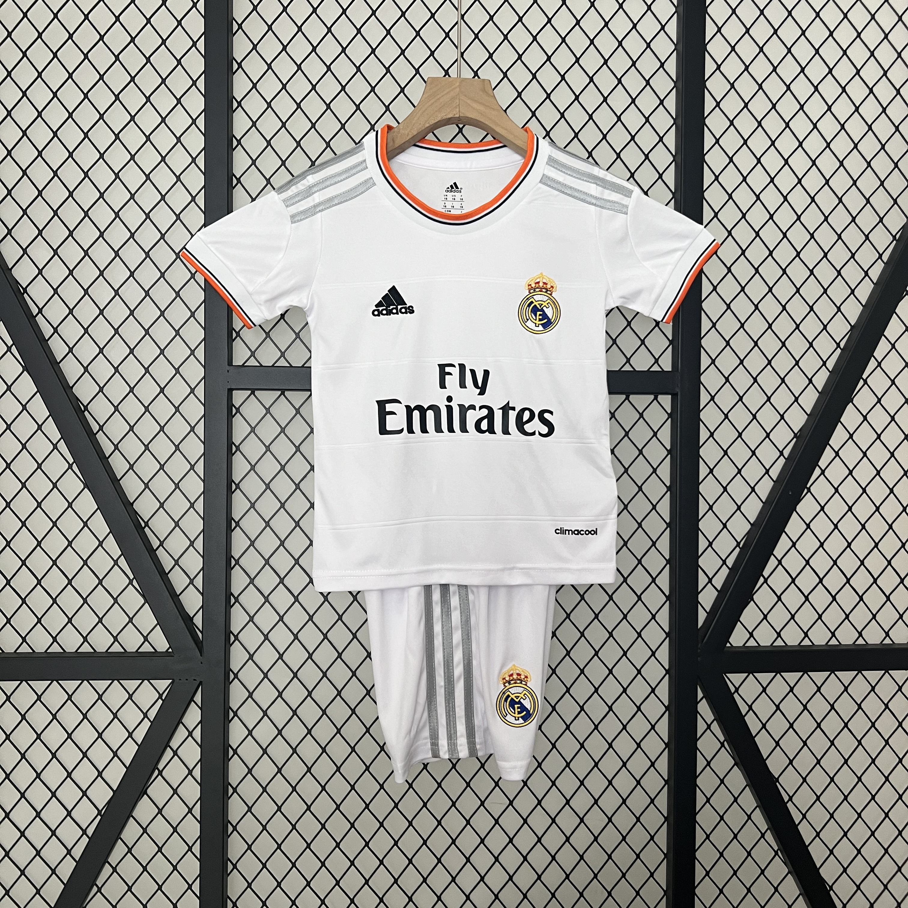 Kit Criança Real Madrid principal 2013/2014 1