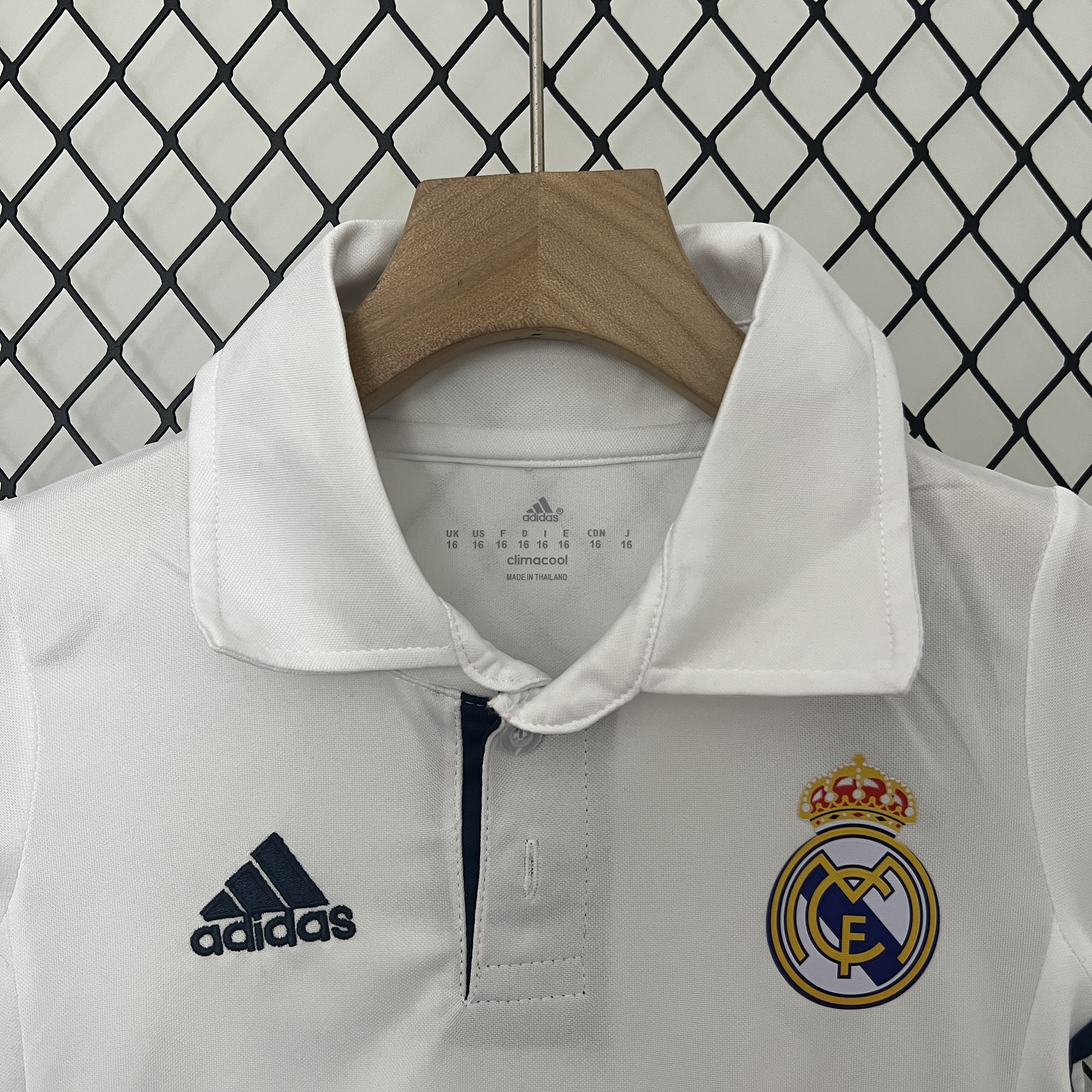 Kit Criança Real Madrid principal 2016/2017 6