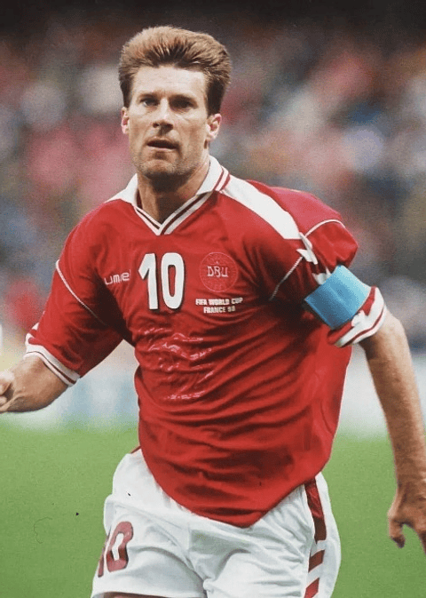 Camisola principal Dinamarca 1998 - M.Laudrup 10 - Versão adepto