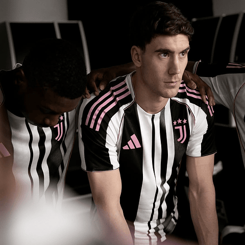 Camisola principal Juventus 25/26 - Versão adepto