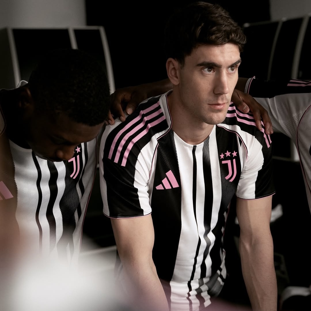 Kit Criança Juventus principal 25/26 2