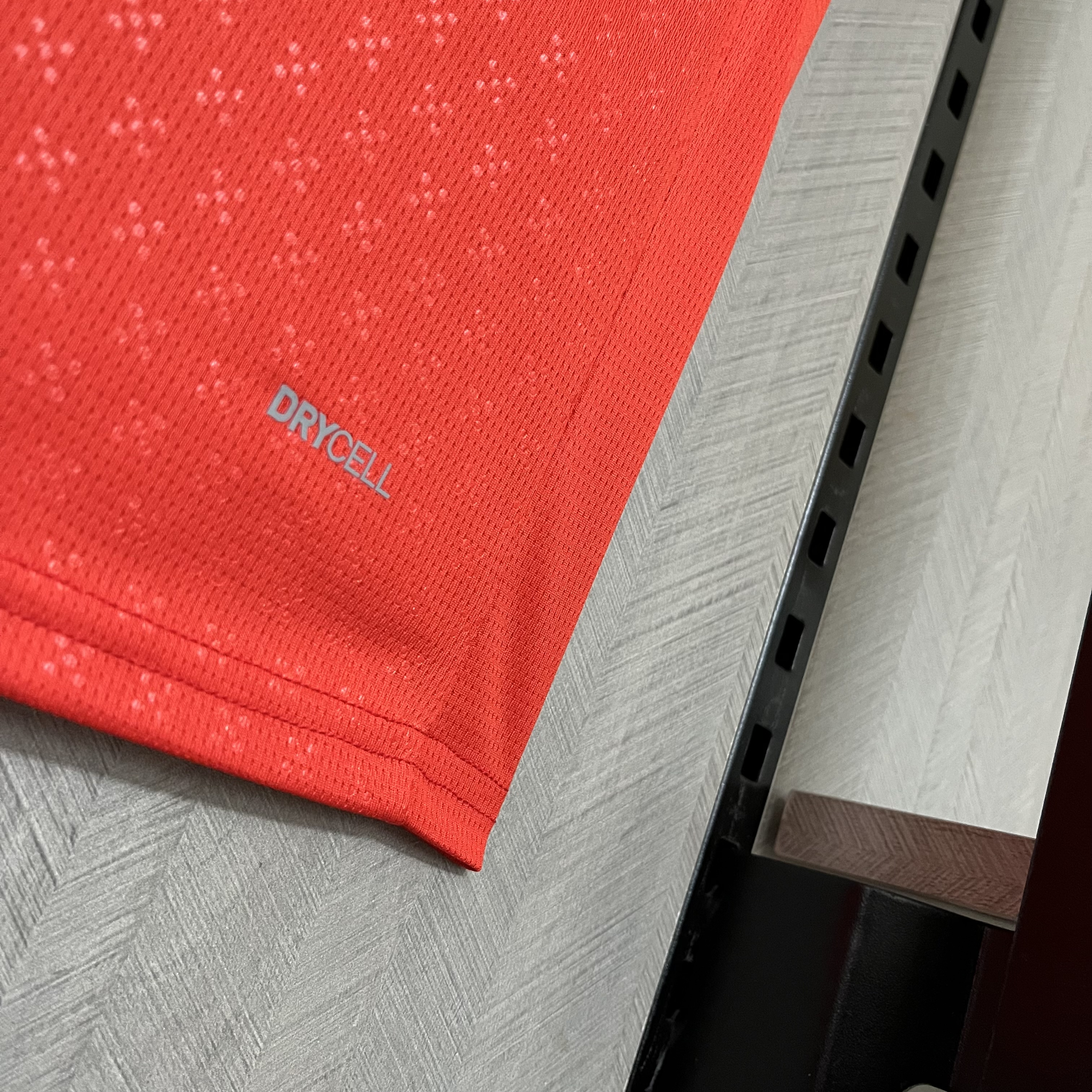 Camisola Principal Portugal 2025 - Versão adepto 11