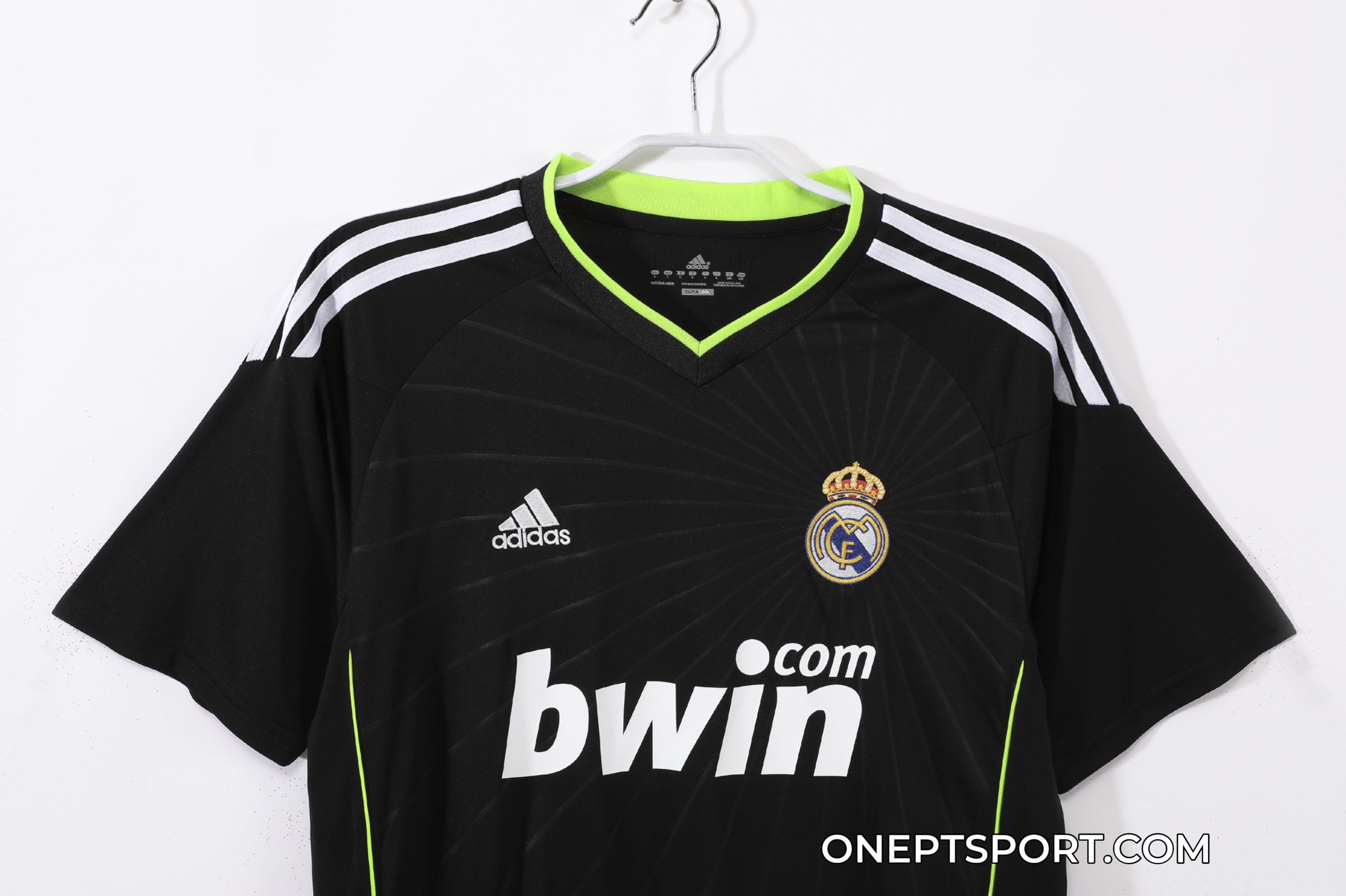 Camisola alternativa Real Madrid 2010/2011 - Versão adepto 4