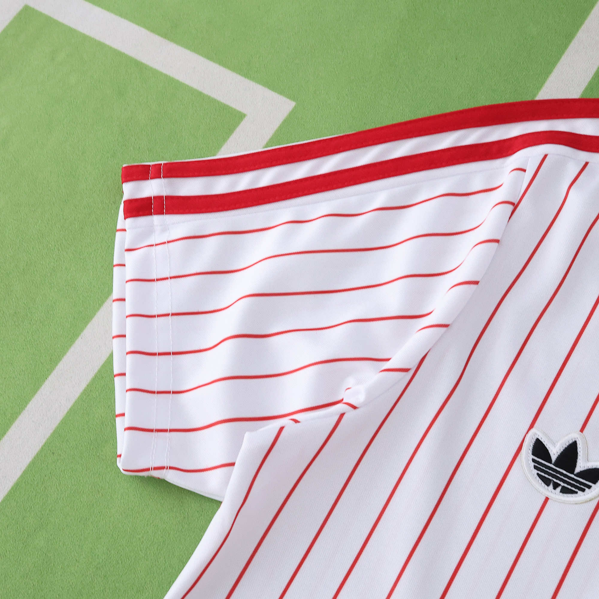 Camisola SL Benfica x Adidas Originals 24/25 - Versão adepto 9