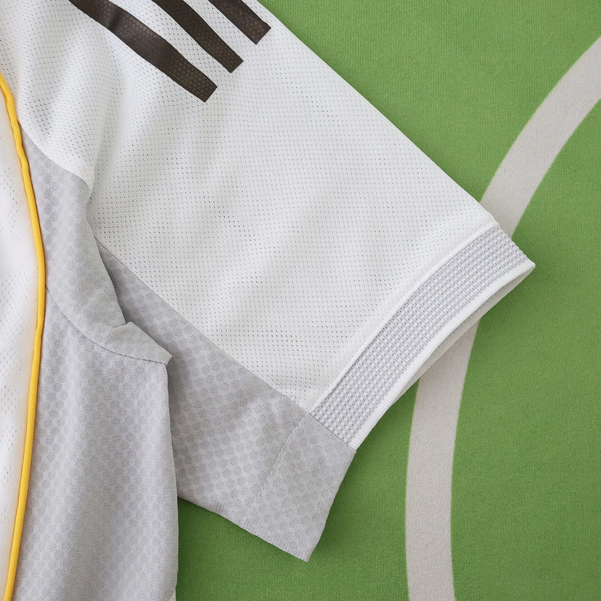 Camisola Principal Real Madrid 25/26 - Versão jogador 11