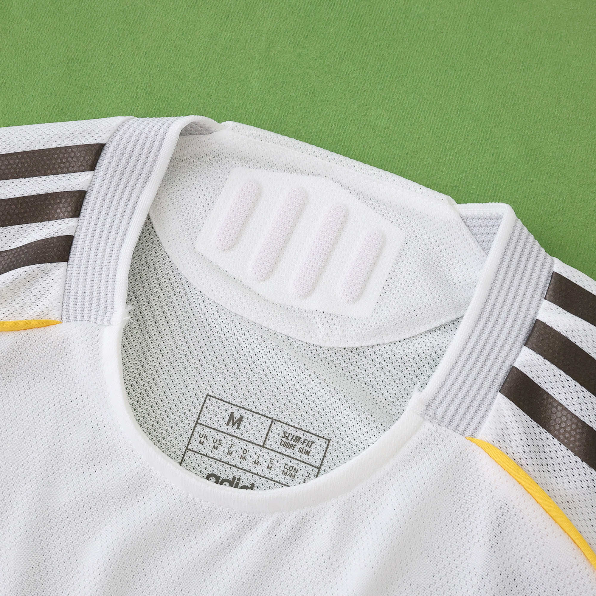 Camisola Principal Real Madrid 25/26 - Versão jogador 5