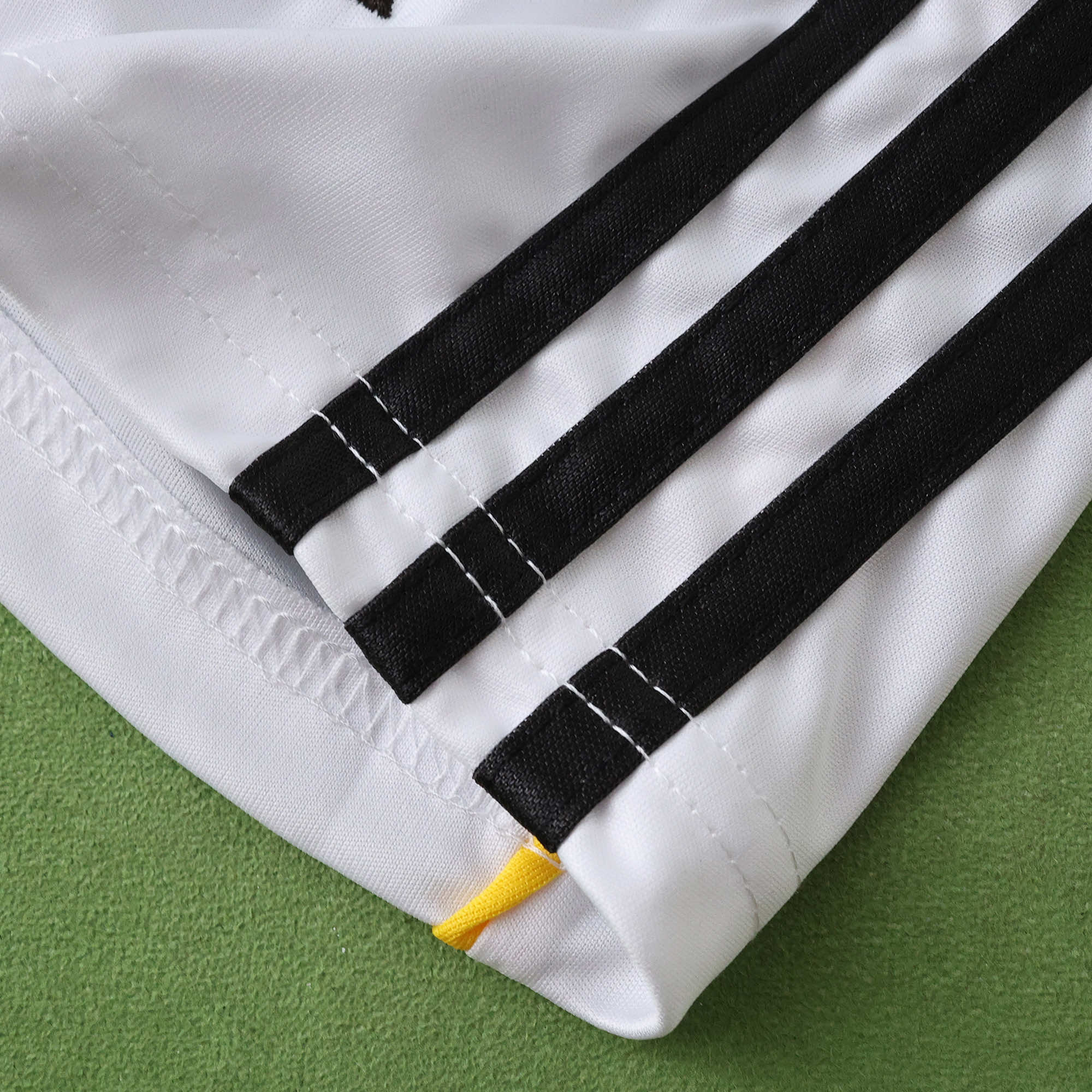 Kit Criança Real Madrid principal 25/26 16