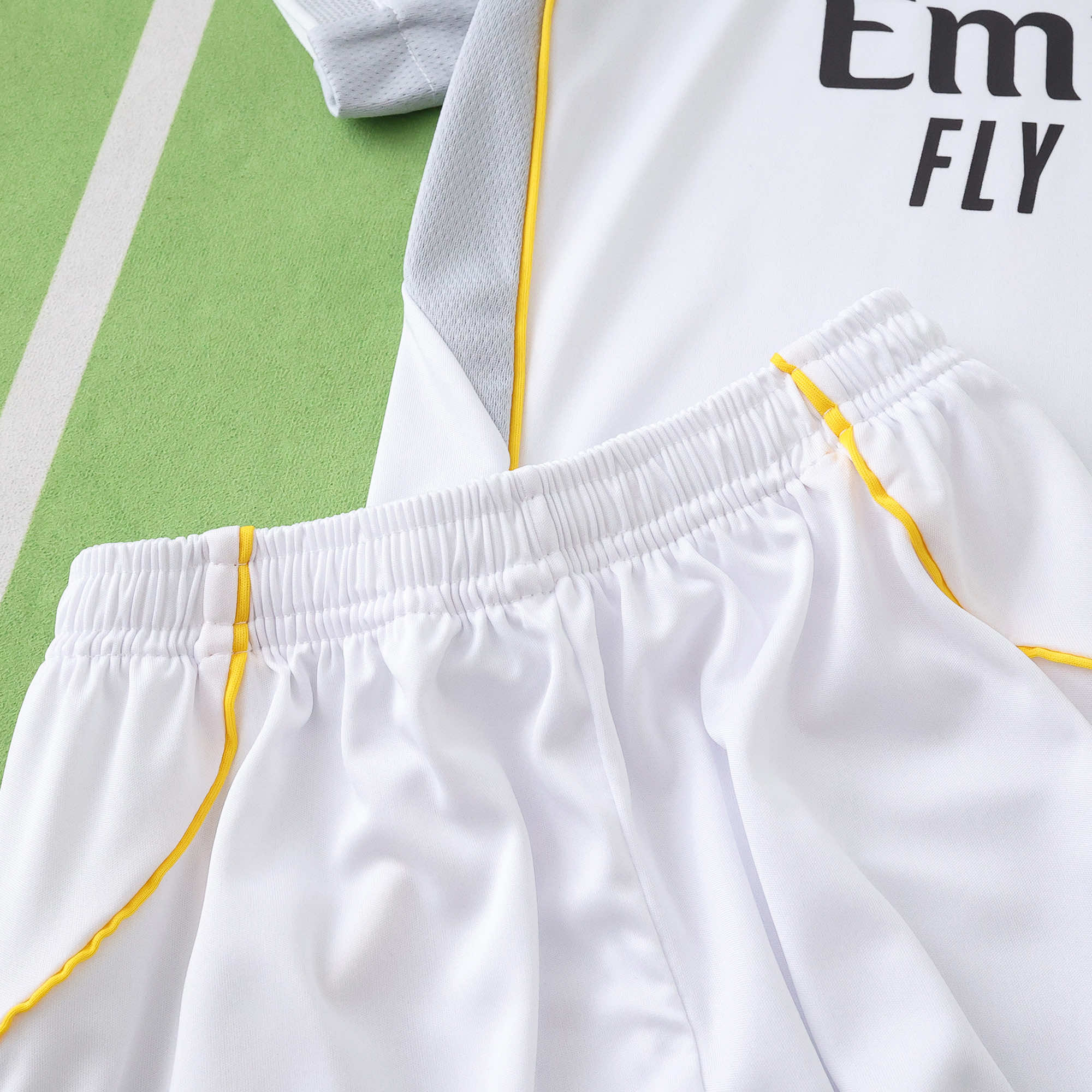 Kit Criança Real Madrid principal 25/26 18