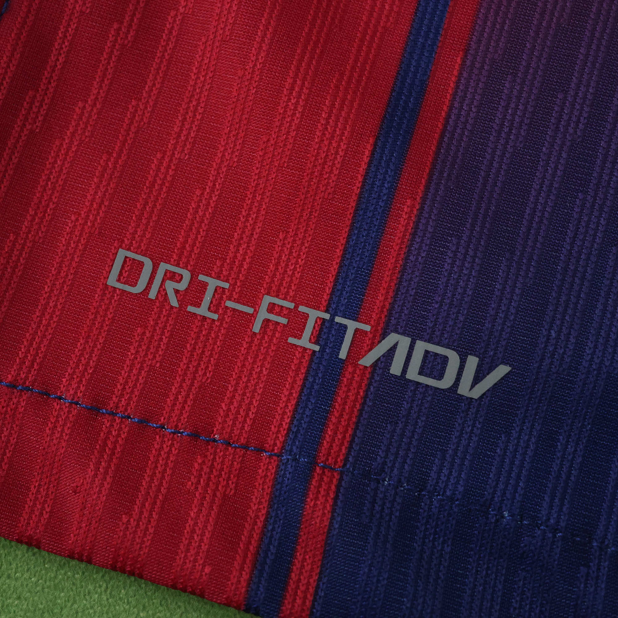 Camisola principal Barcelona 25/26 - Versão jogador 15