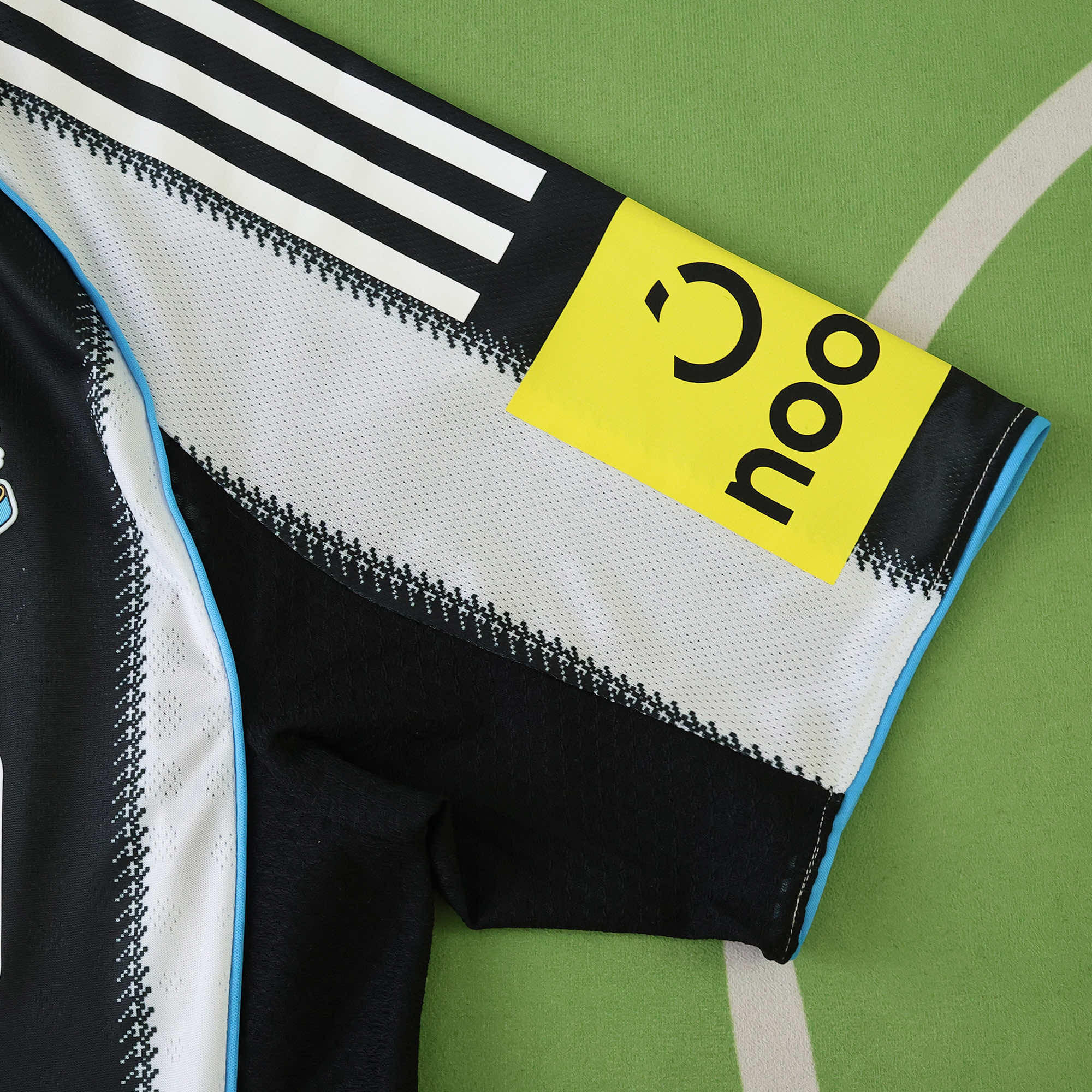 Camisola principal Newcastle 25/26 - Versão jogador 9