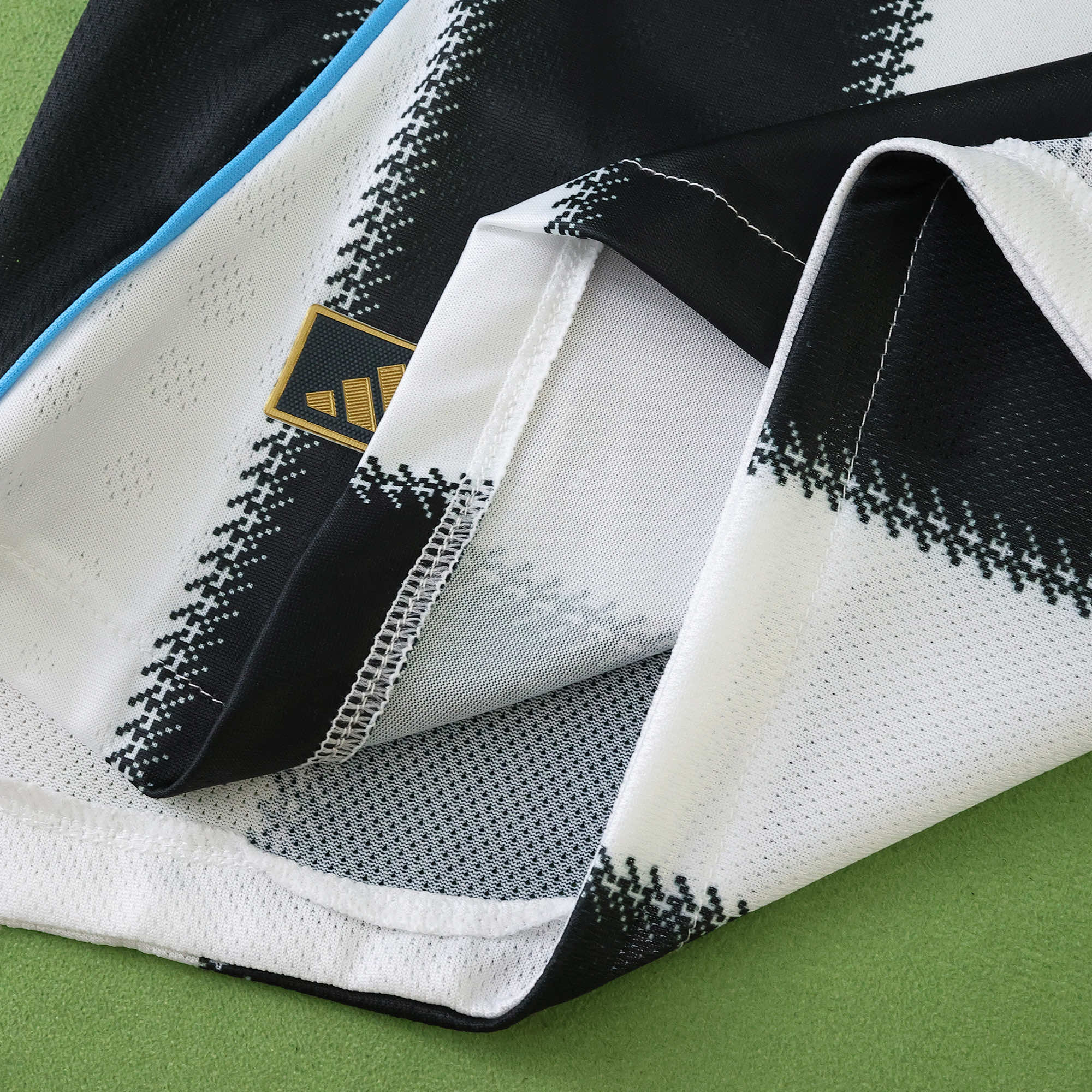 Camisola principal Newcastle 25/26 - Versão jogador 14