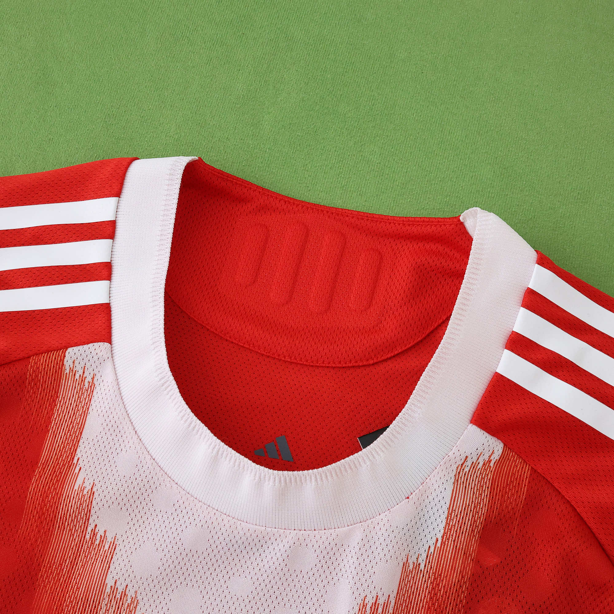 Camisola Principal Bayern Munique 25/26 - Manga comprida - Versão jogador 5