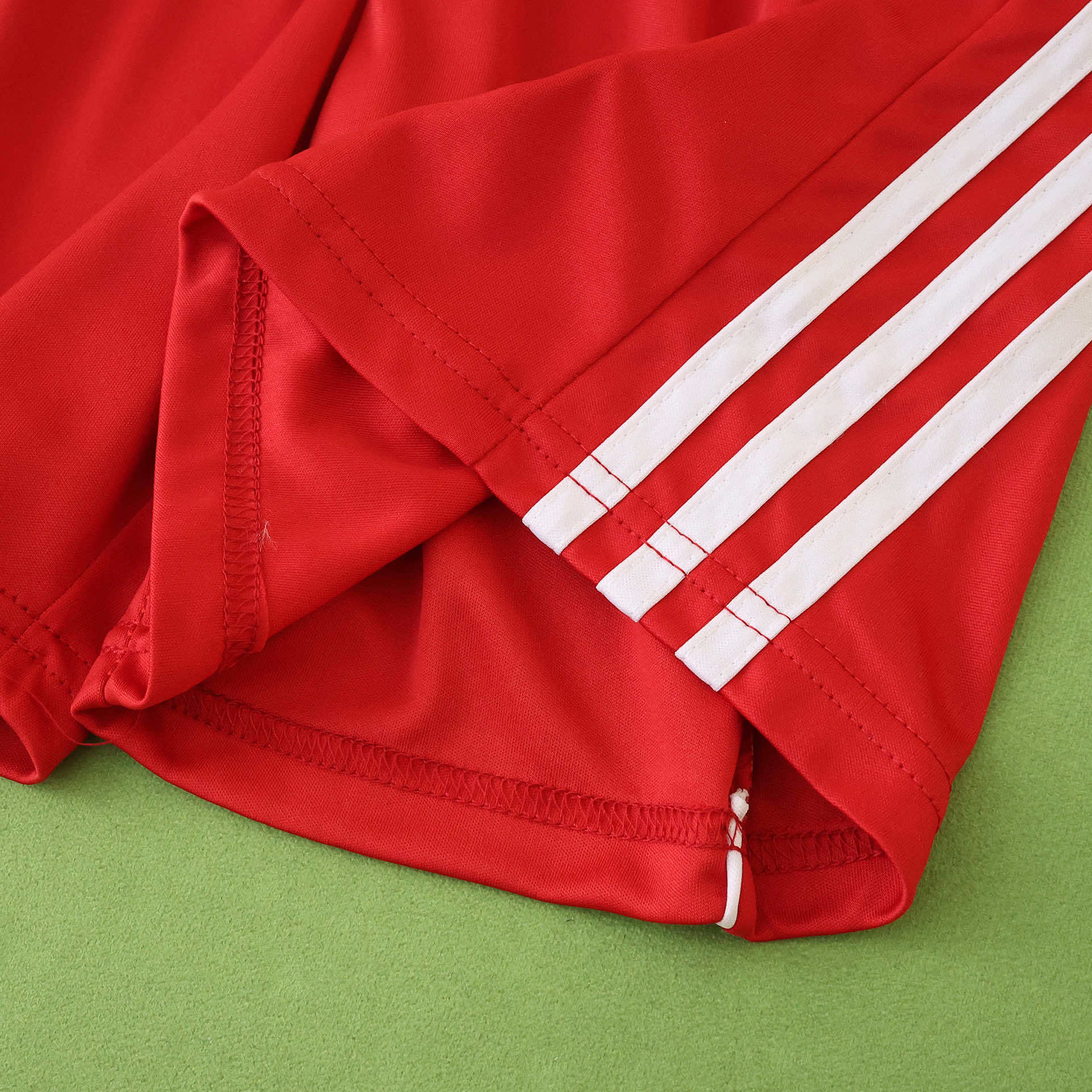 Kit Criança Liverpool principal 25/26 21