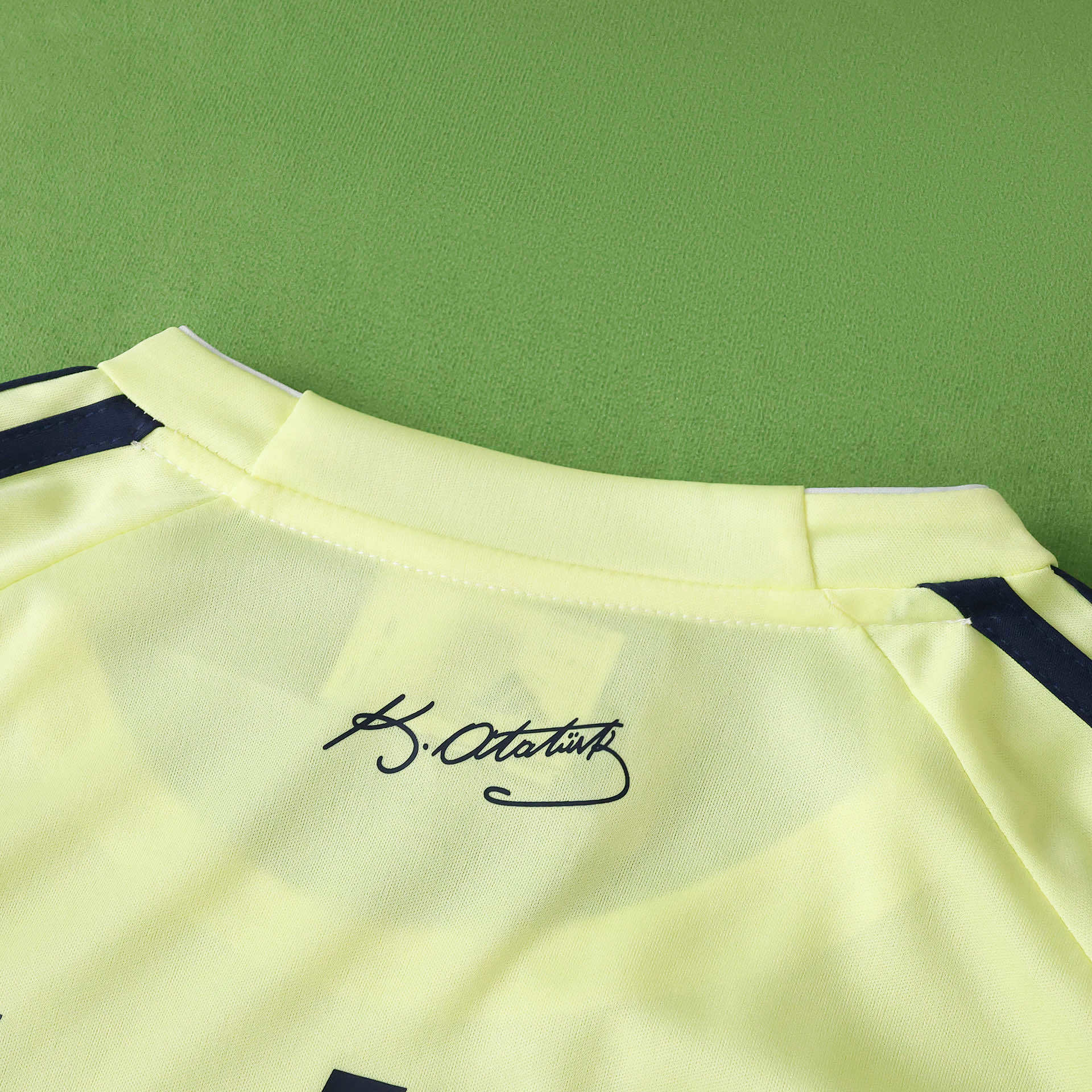 Camisola alternativa Fenerbahce 25/26 - Versão adepto 13