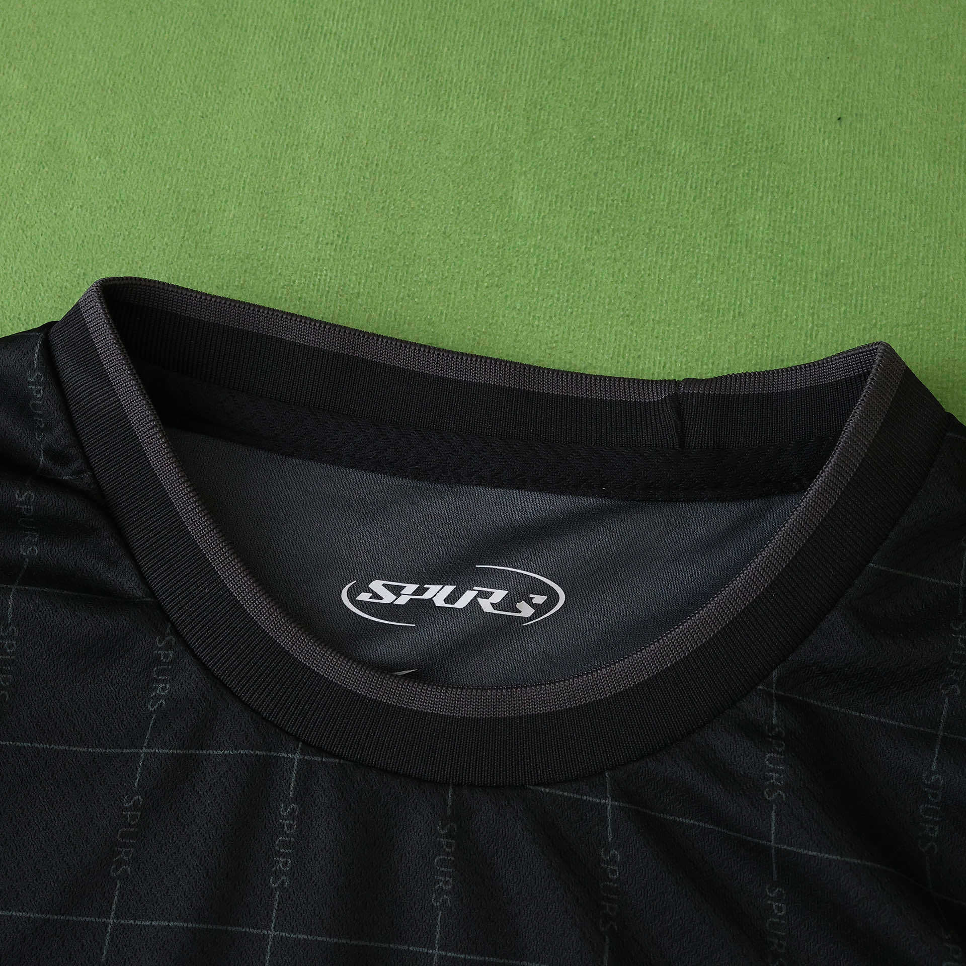 Kit Criança Tottenham alternativo 25/26 9