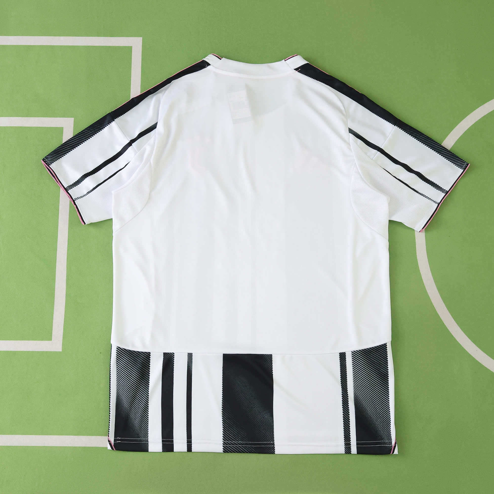 Camisola principal Juventus 25/26 - Versão adepto 3