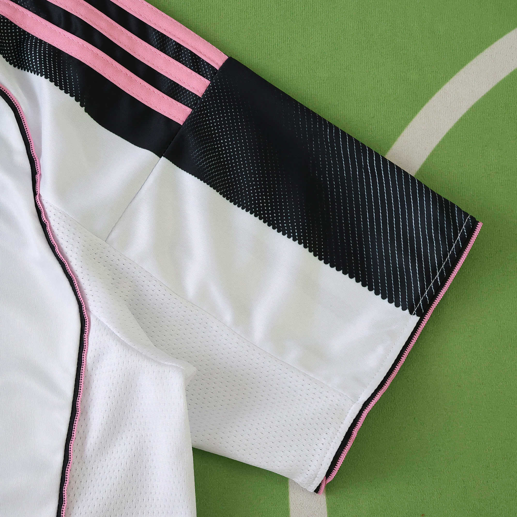 Camisola principal Juventus 25/26 - Versão adepto 8