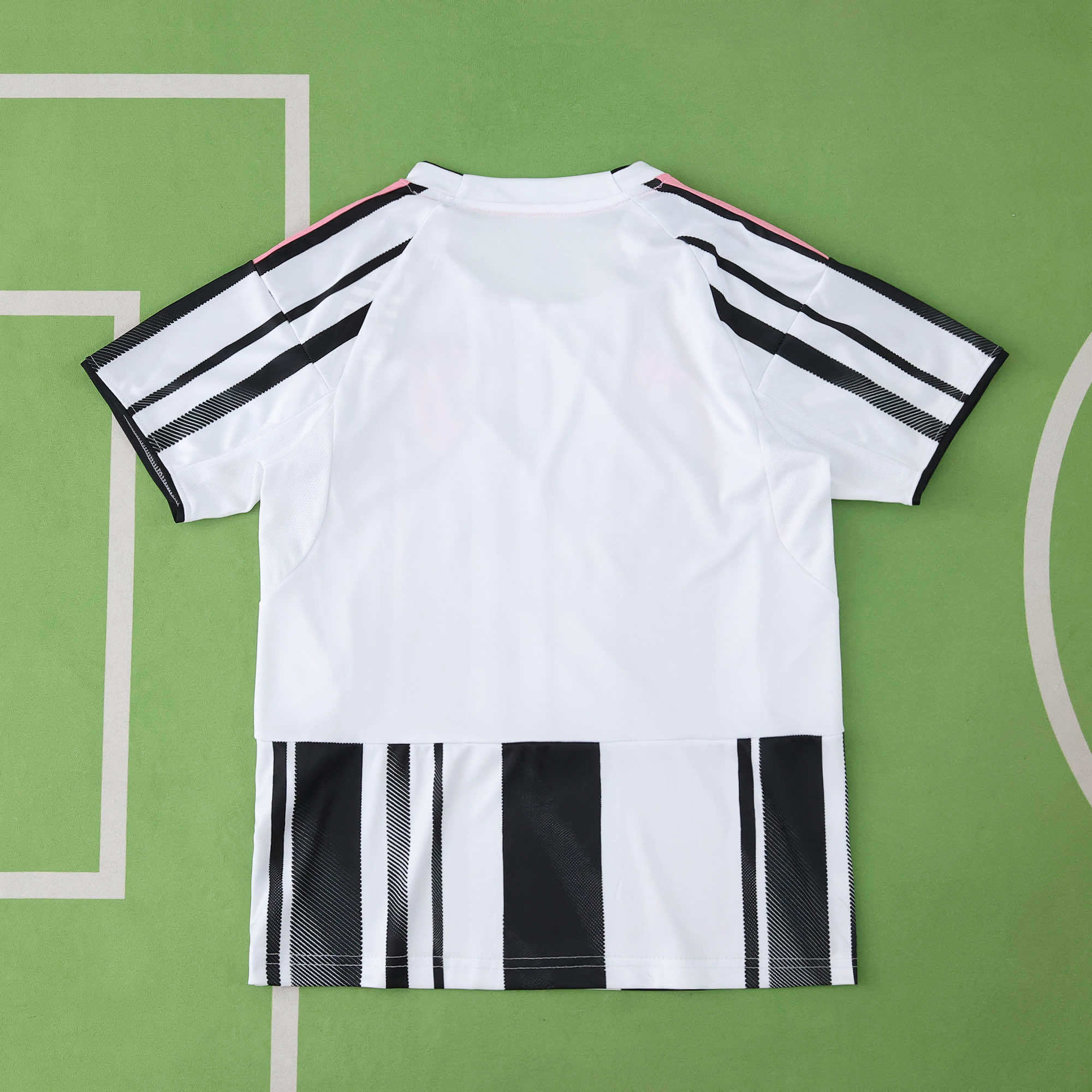 Kit Criança Juventus principal 25/26 5