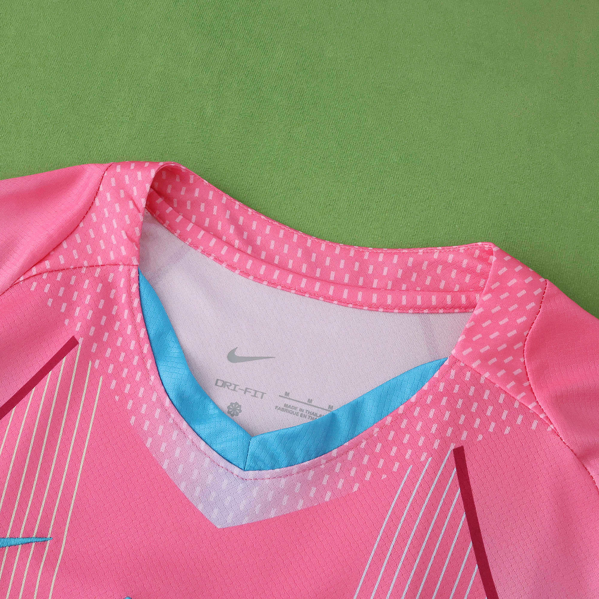 Camisola Rosa Barcelona 25/26 - Versão Adepto 5