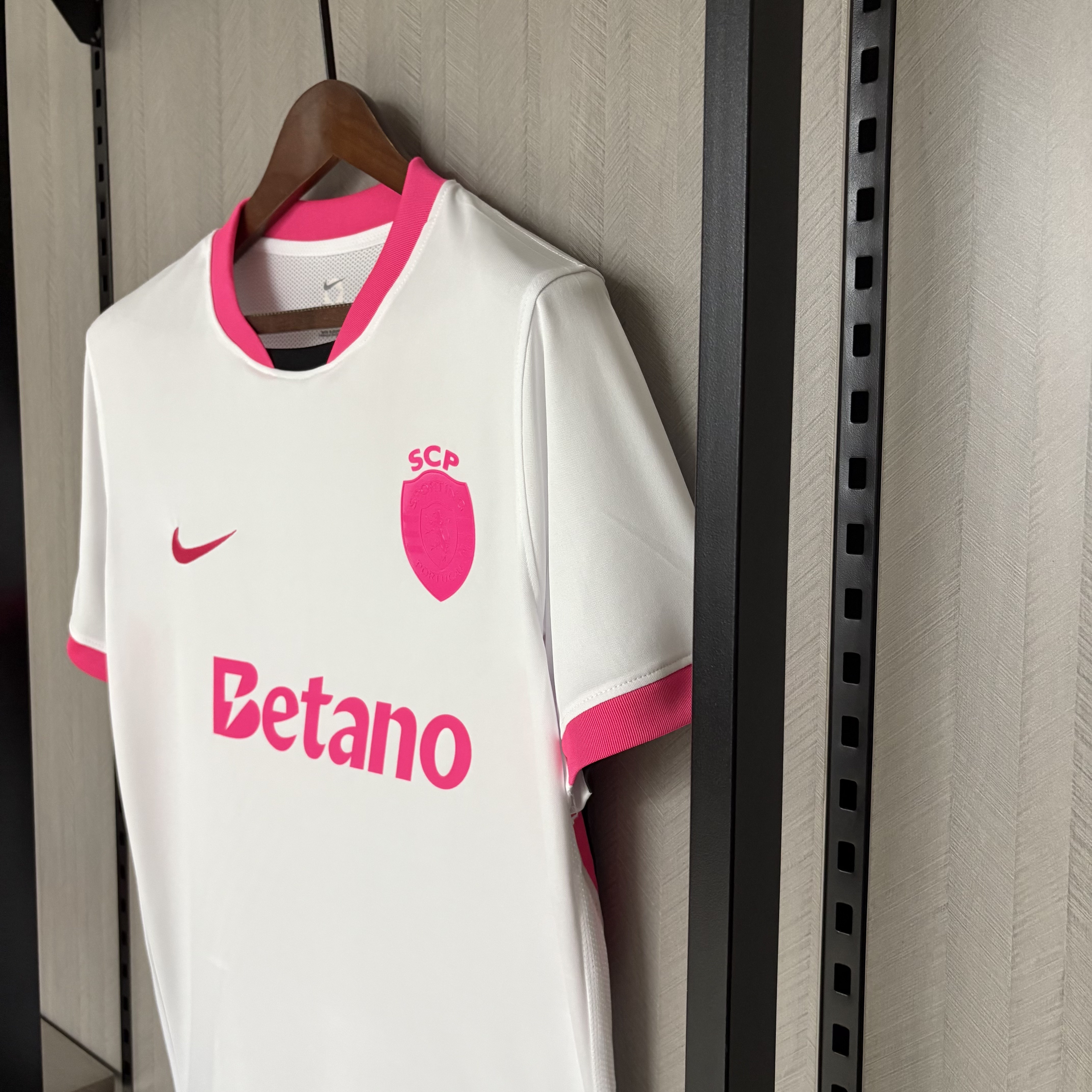 Camisola Sporting CP Pink October 25/26  - Versão adepto 7