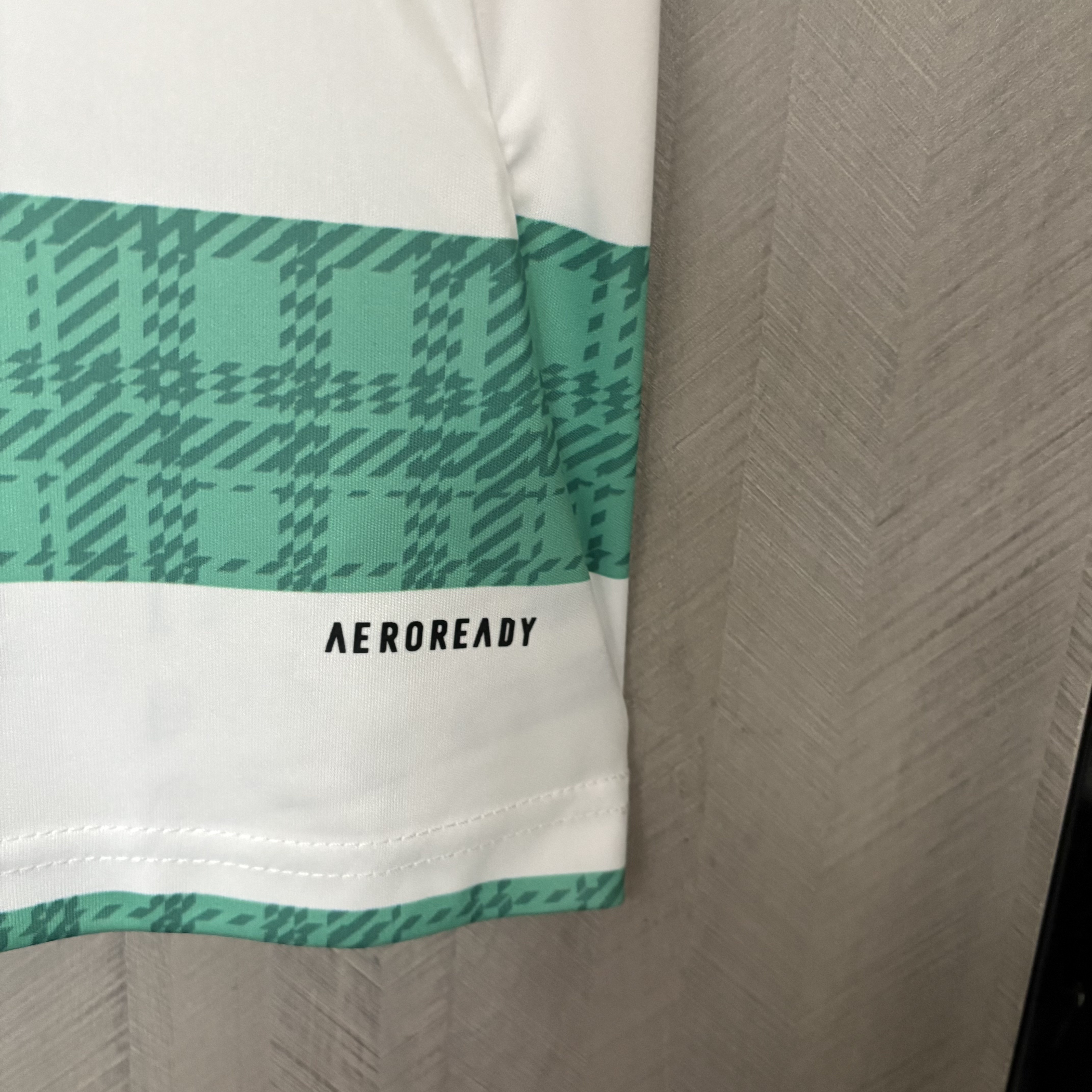 Camisola principal Celtic 25/26 - Versão adepto 9