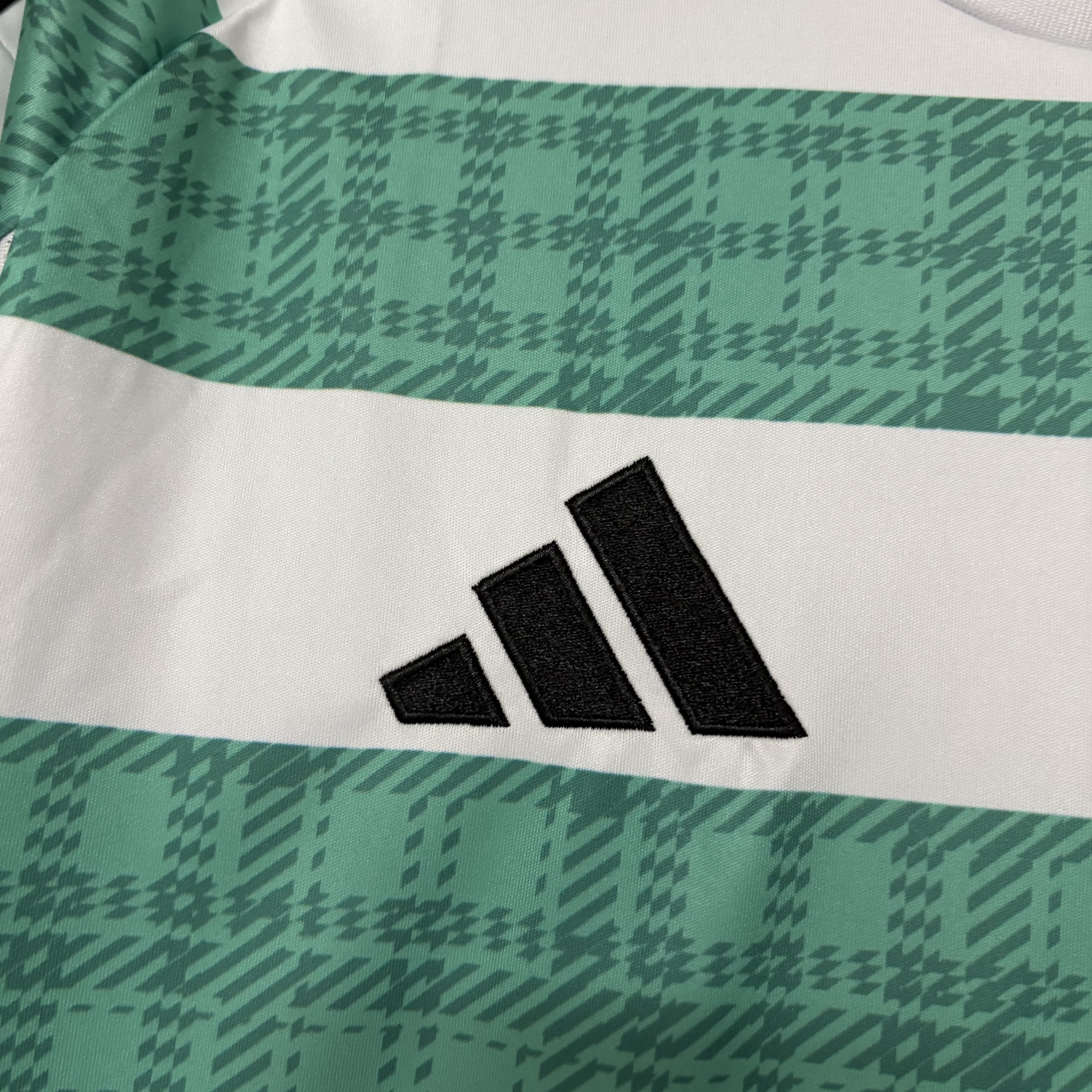 Camisola principal Celtic 25/26 - Versão adepto 4