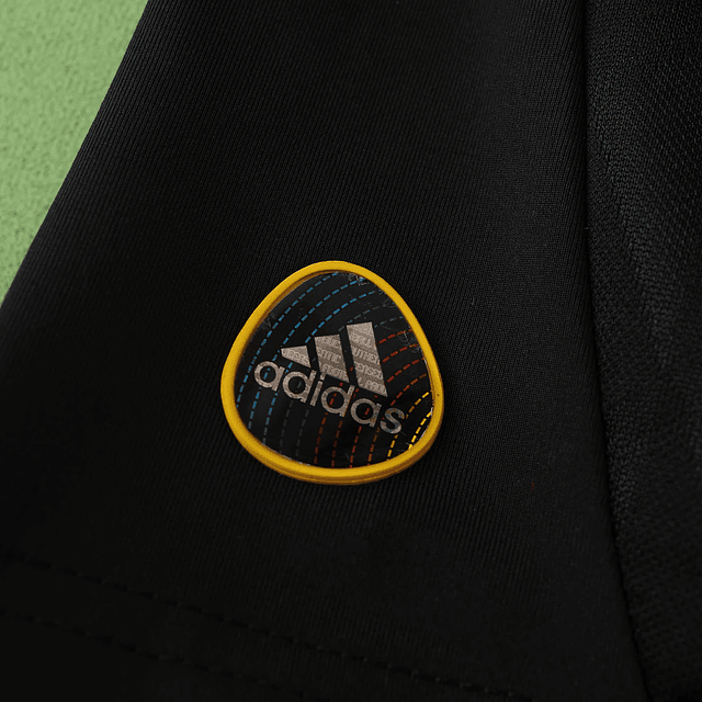 3ª Camisola Liverpool 2010/2011 - Versão adepto