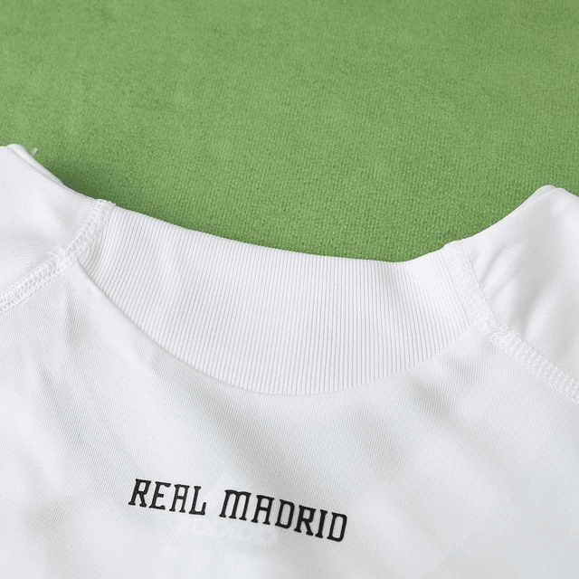 Camisola principal Real Madrid 2009/2010 - Ronaldo 9 - Versão adepto