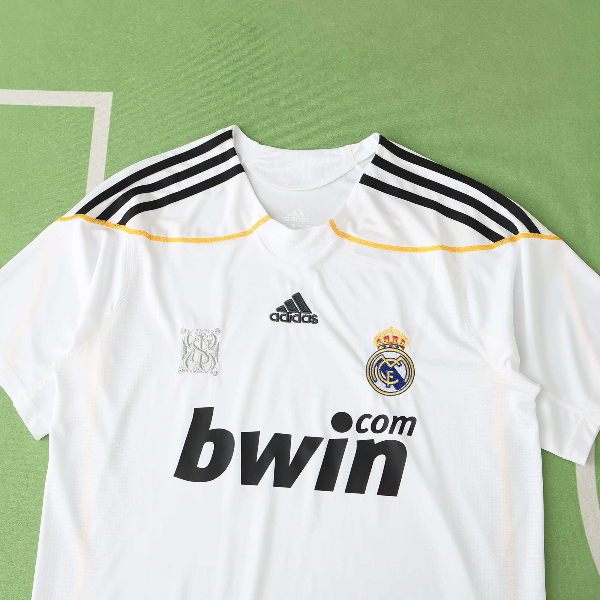 Camisola principal Real Madrid 2009/2010 - Ronaldo 9 - Versão adepto 8