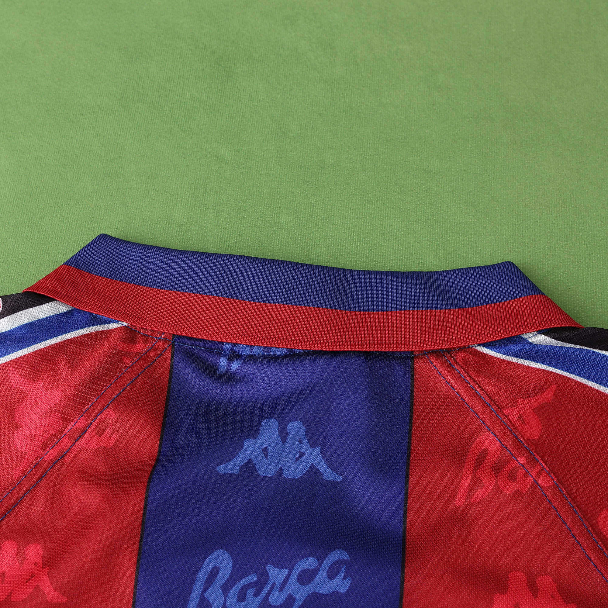 Camisola principal Barcelona 1996/1997 - Ronaldo 9 - Versão adepto 10