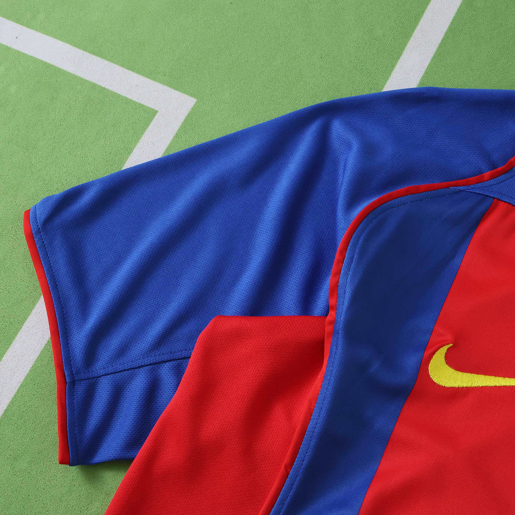 Camisola Principal Barcelona 2004-2005 - Ronaldinho 10 - Versão adepto 8